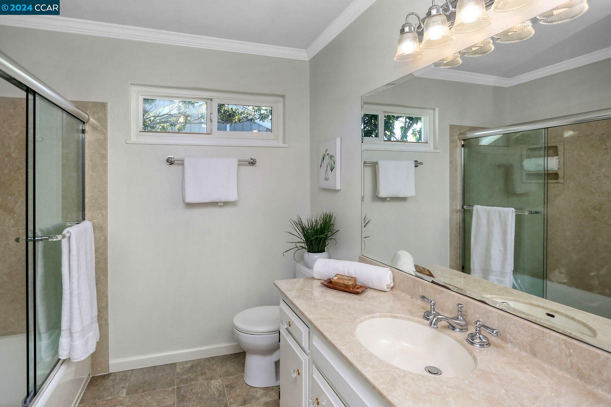 Detail Gallery Image 20 of 29 For 110 Summerwood Pl, Concord,  CA 94518 - 3 Beds | 2/1 Baths