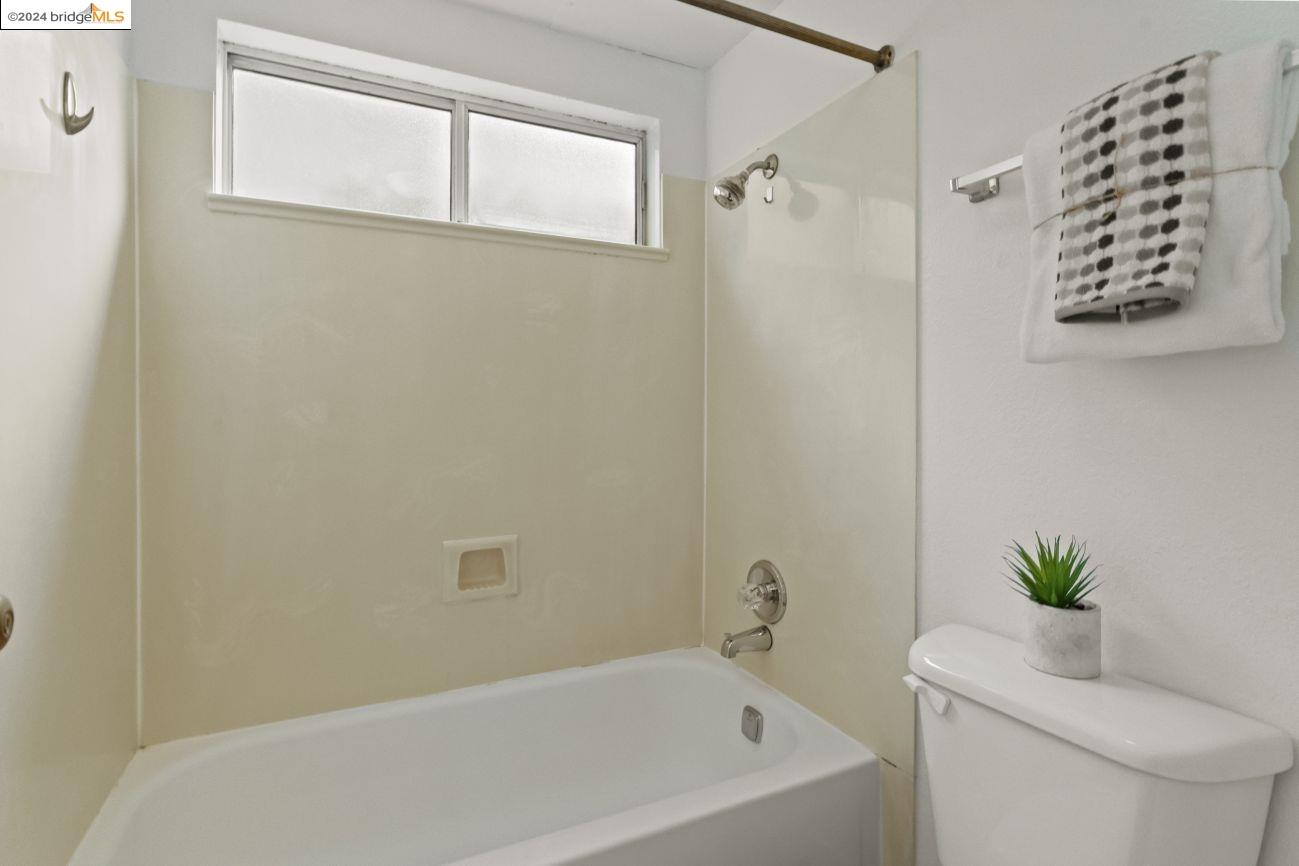 Detail Gallery Image 17 of 25 For 3501 Richmond Blvd, Oakland,  CA 94611 - – Beds | – Baths
