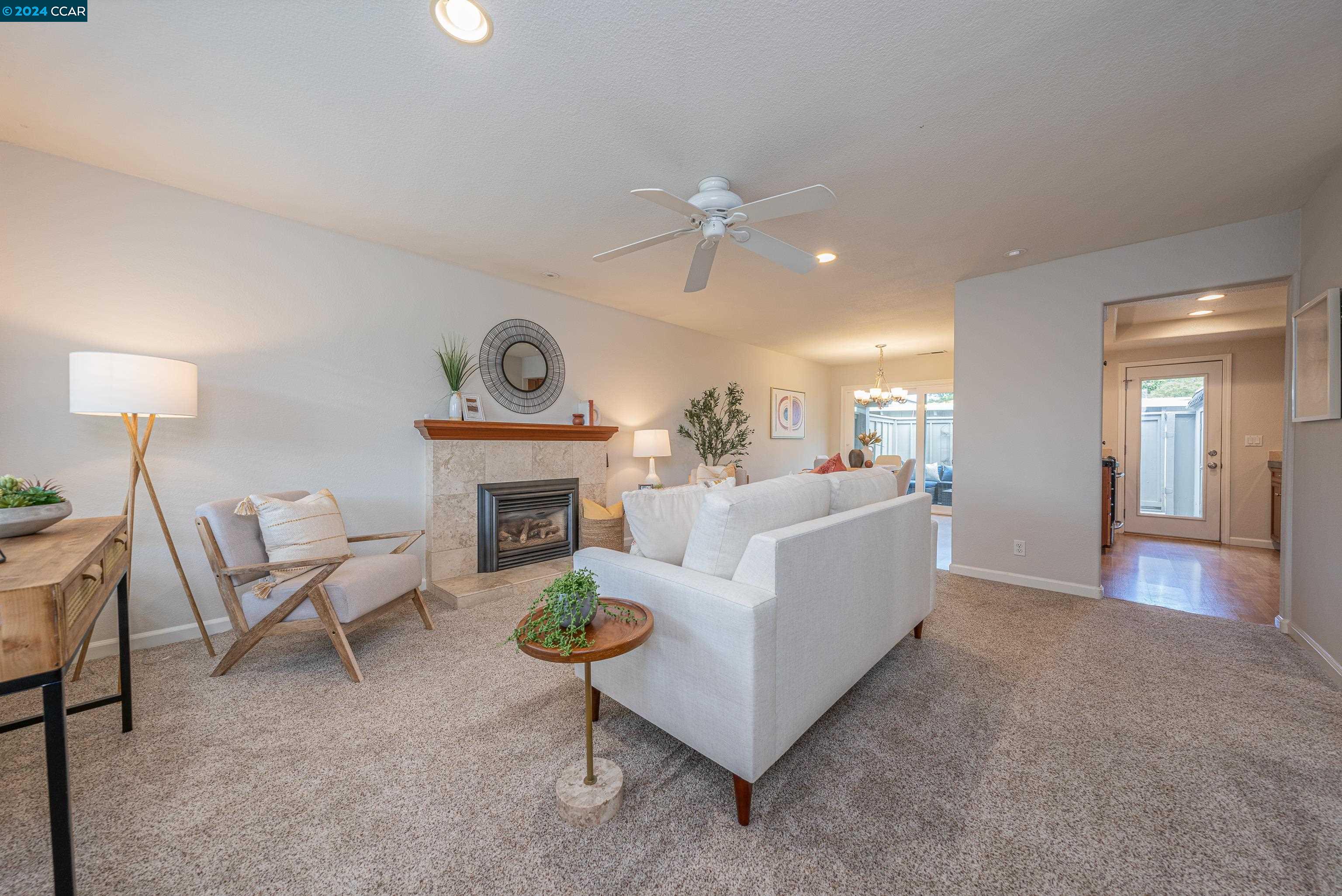Photo #2: 41058060 Listing 