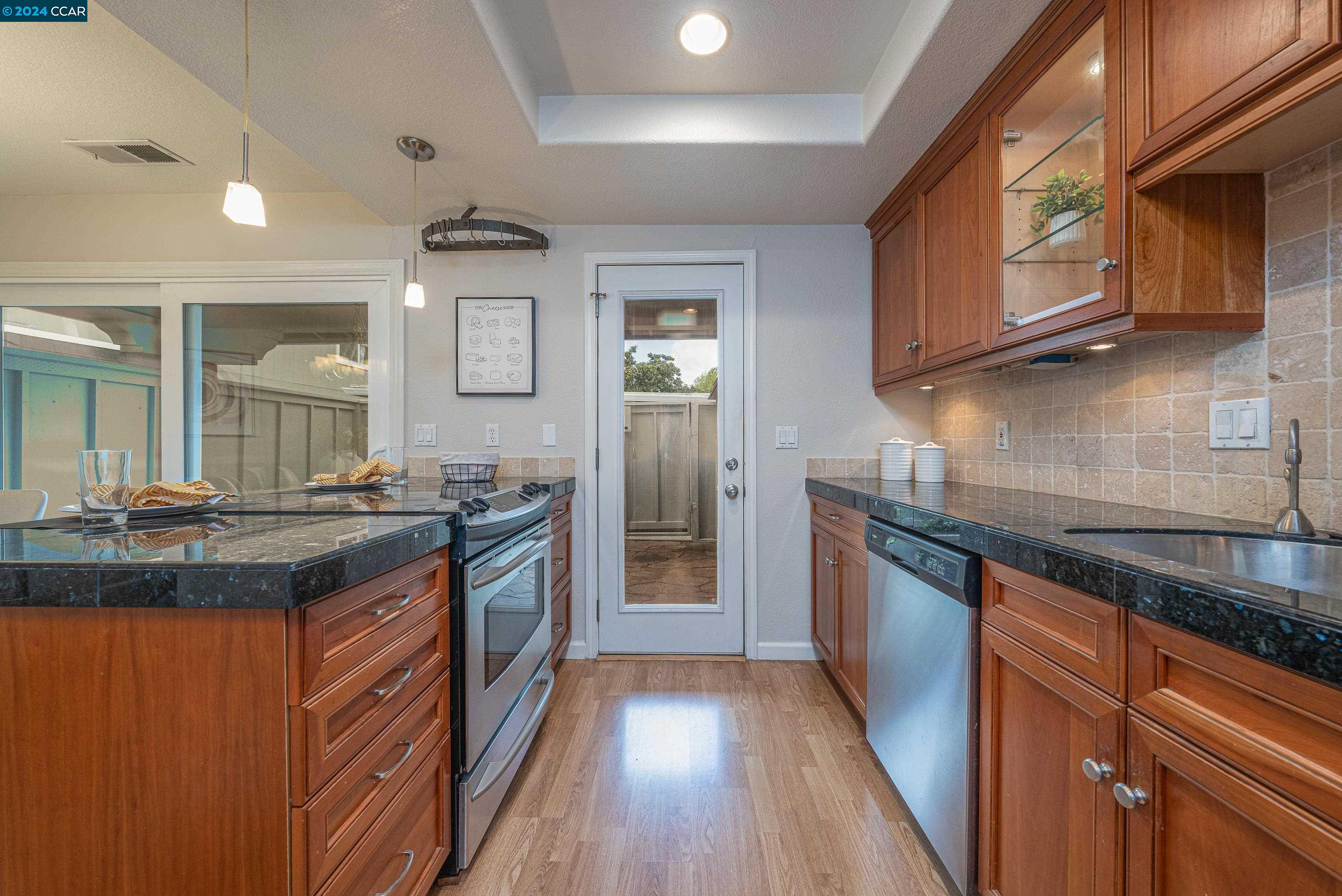 Detail Gallery Image 17 of 59 For 2828 Bollinger Canyon Rd, San Ramon,  CA 94583 - 3 Beds | 2 Baths