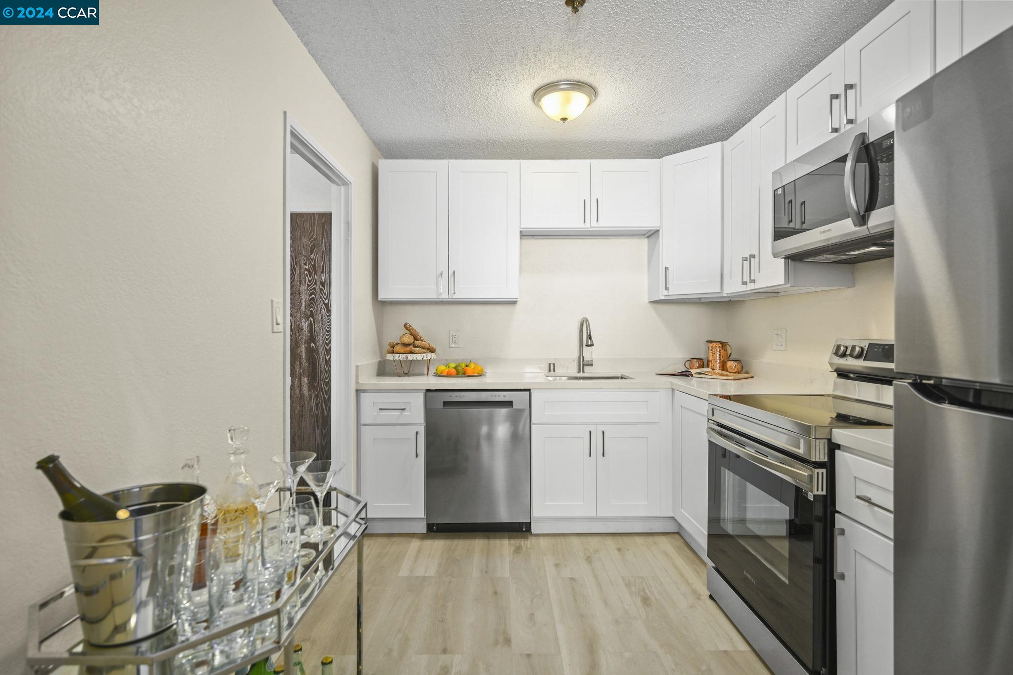 Detail Gallery Image 12 of 24 For 555 Pierce St #931,  Albany,  CA 94706 - 2 Beds | 2 Baths