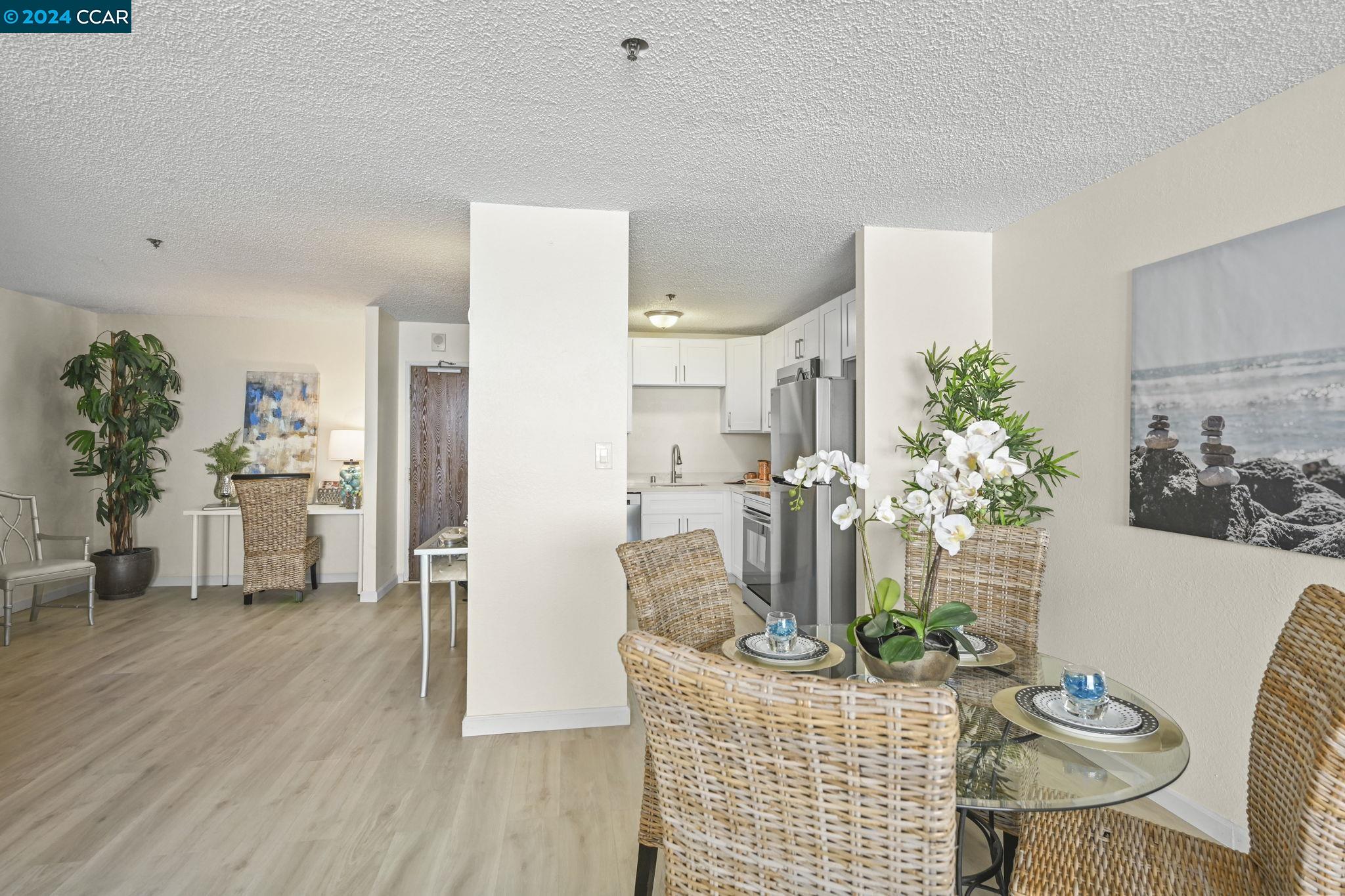 Detail Gallery Image 10 of 24 For 555 Pierce St #931,  Albany,  CA 94706 - 2 Beds | 2 Baths