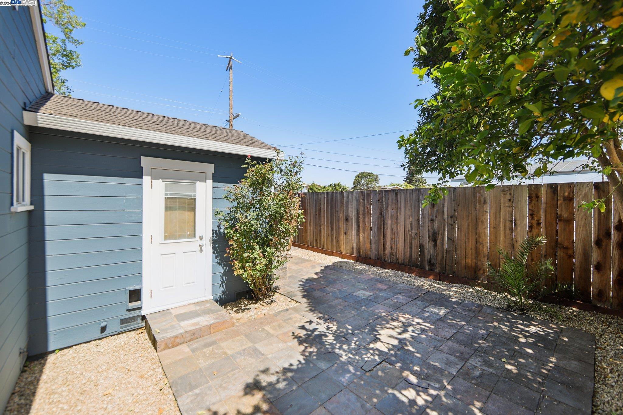 Detail Gallery Image 32 of 44 For 1884 Carlotta Dr, Concord,  CA 94519 - 3 Beds | 2 Baths