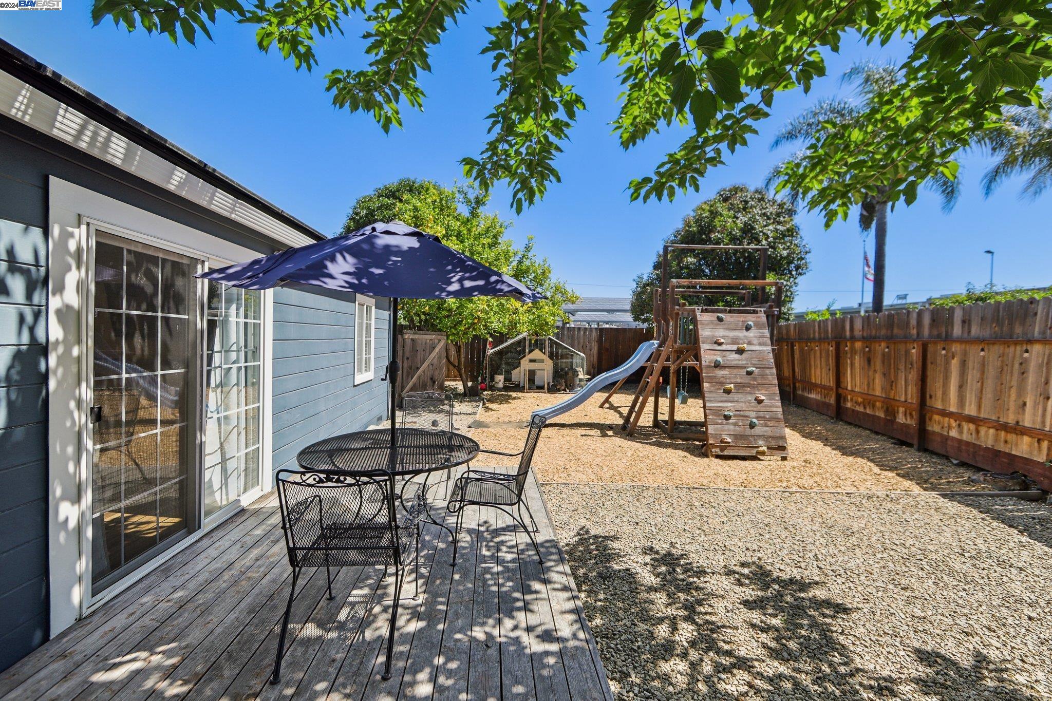 Detail Gallery Image 35 of 44 For 1884 Carlotta Dr, Concord,  CA 94519 - 3 Beds | 2 Baths