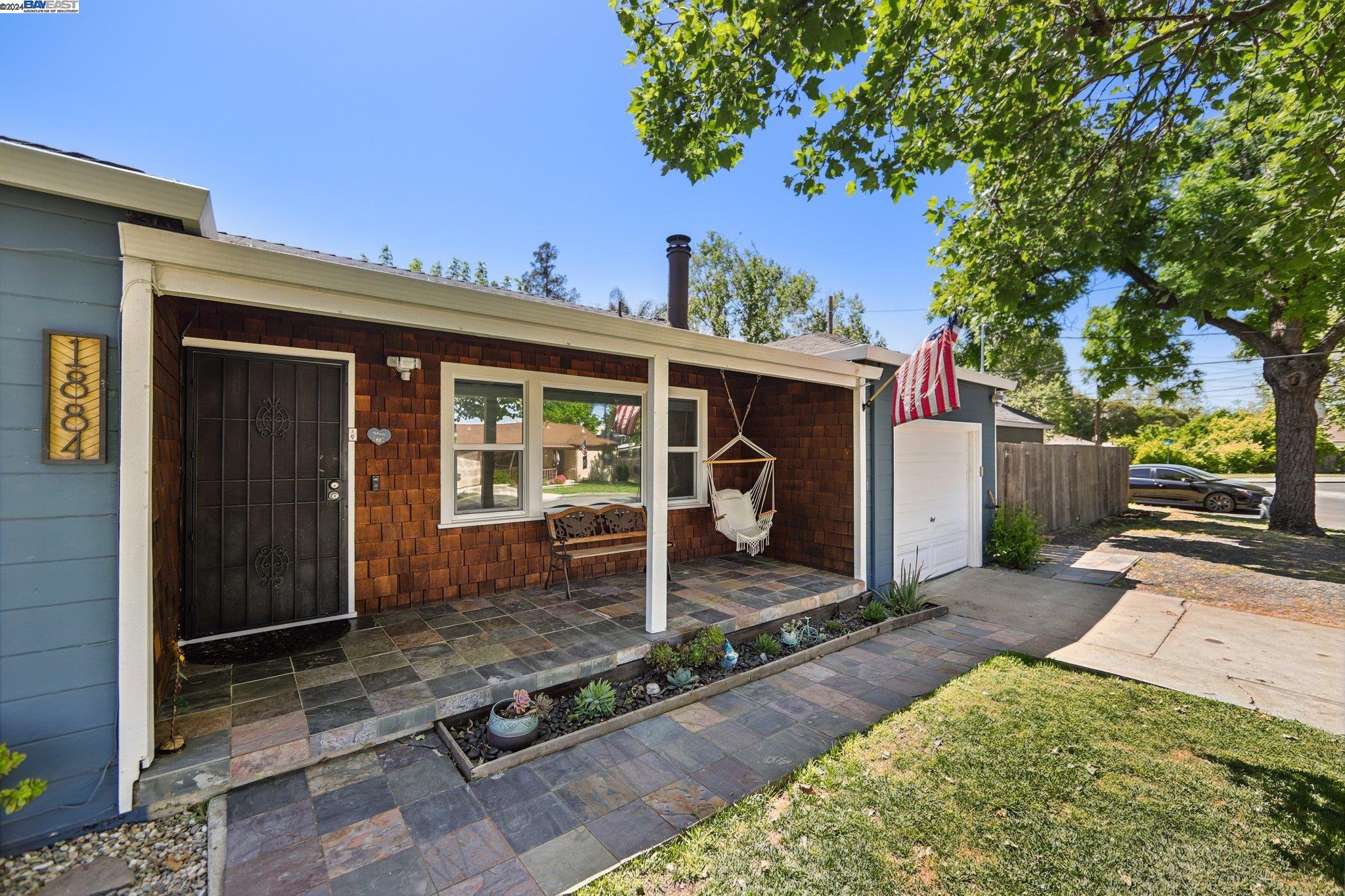 Detail Gallery Image 5 of 44 For 1884 Carlotta Dr, Concord,  CA 94519 - 3 Beds | 2 Baths