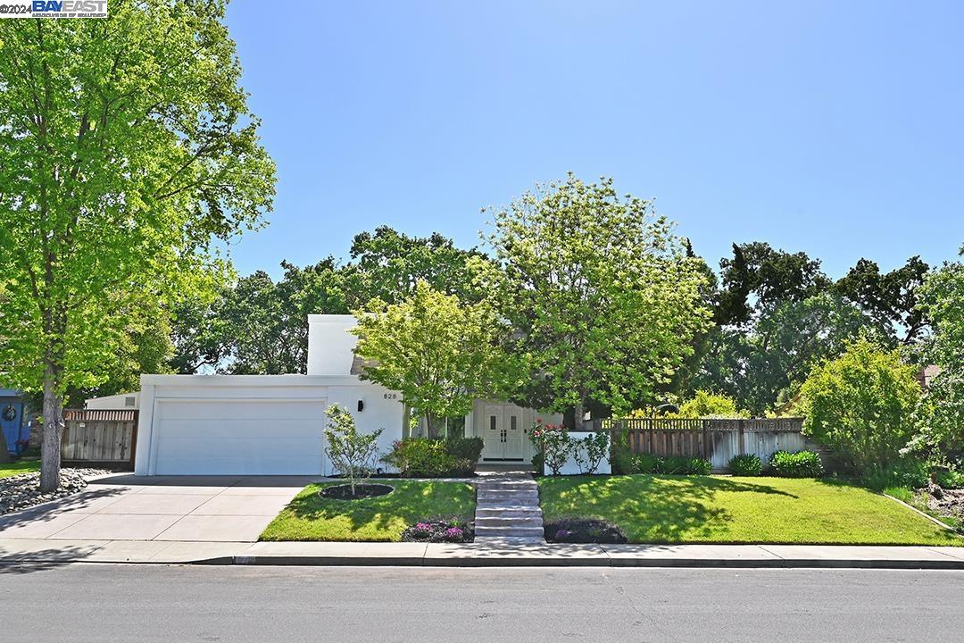 Detail Gallery Image 1 of 1 For 828 Bonita Ave, Pleasanton,  CA 94566 - 4 Beds | 2/1 Baths