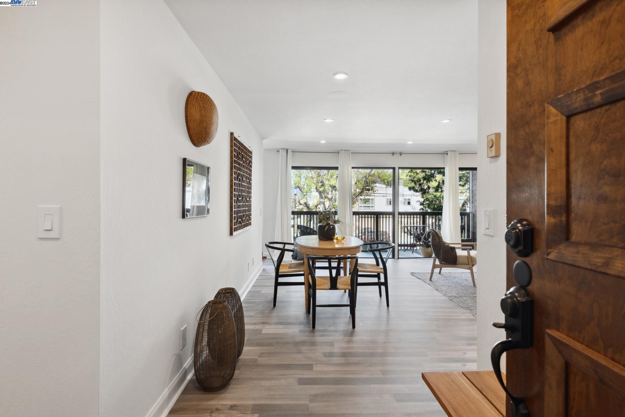Detail Gallery Image 5 of 42 For 1810 Central Ave #205,  Alameda,  CA 94501 - 2 Beds | 2 Baths