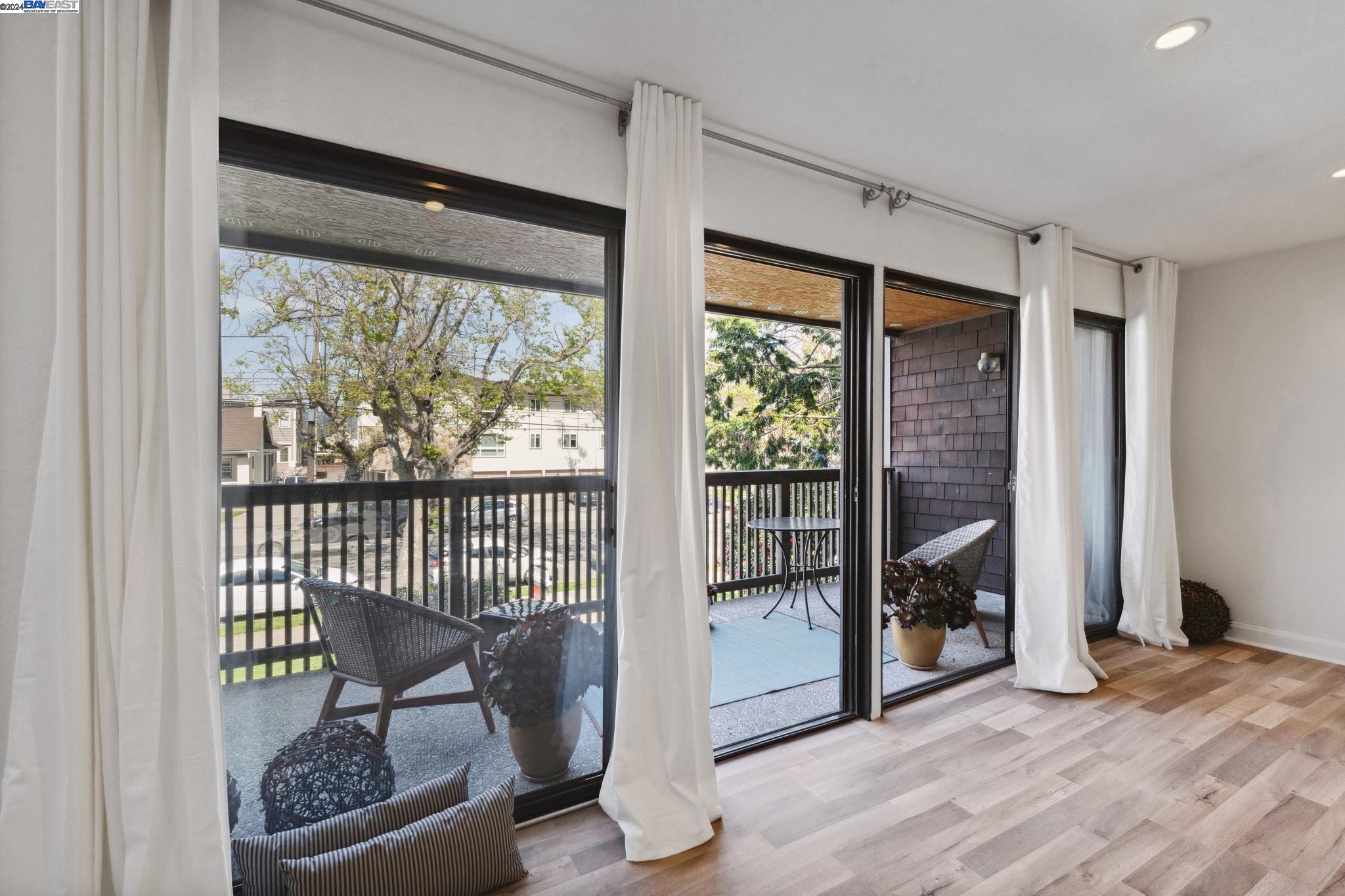 Detail Gallery Image 17 of 42 For 1810 Central Ave #205,  Alameda,  CA 94501 - 2 Beds | 2 Baths