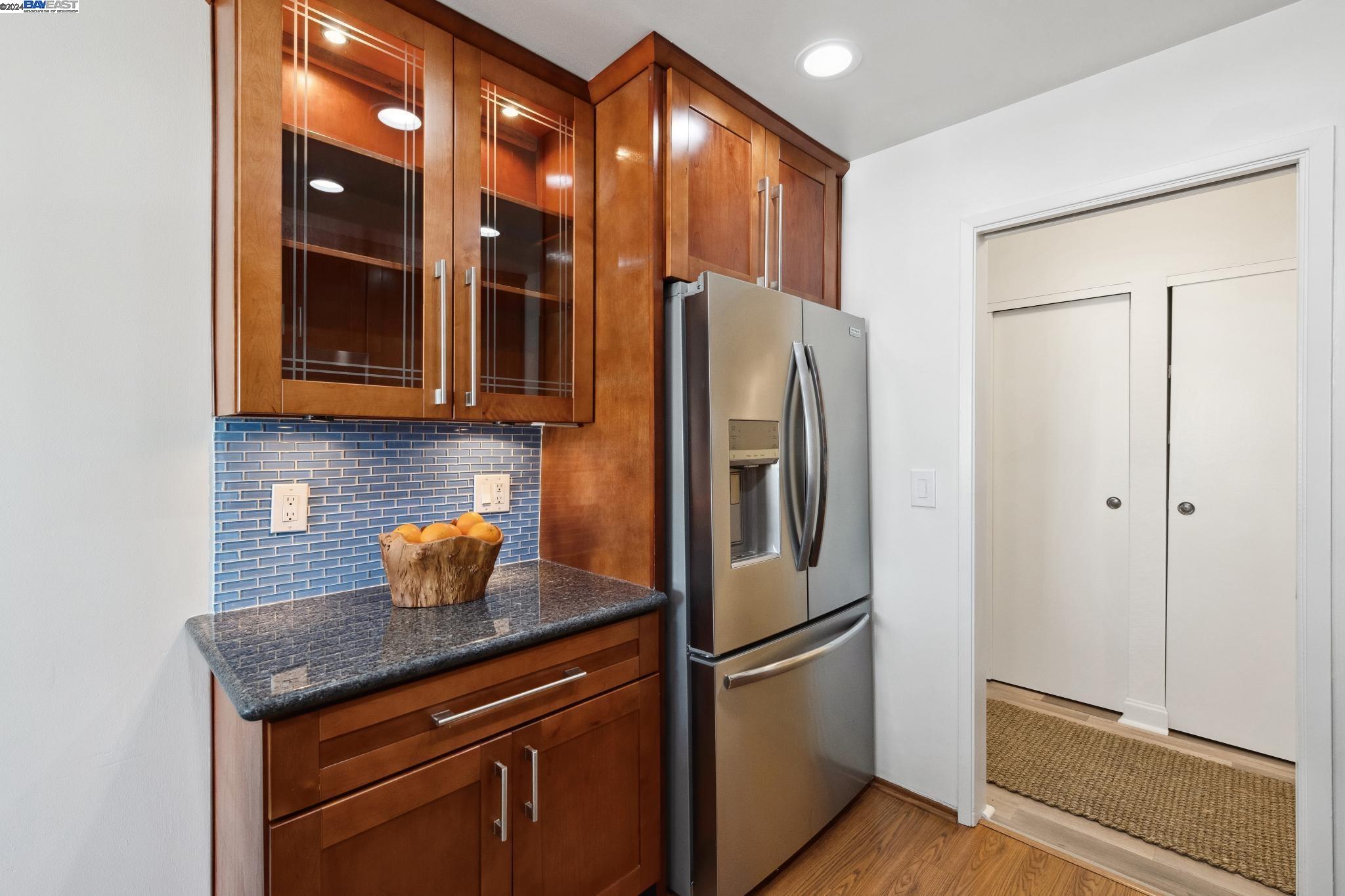 Detail Gallery Image 21 of 42 For 1810 Central Ave #205,  Alameda,  CA 94501 - 2 Beds | 2 Baths