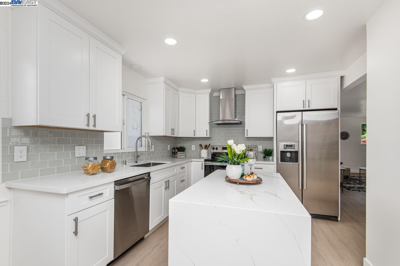 Detail Gallery Image 1 of 1 For 22242 Morales Ct, Castro Valley,  CA 94546 - 3 Beds | 2 Baths