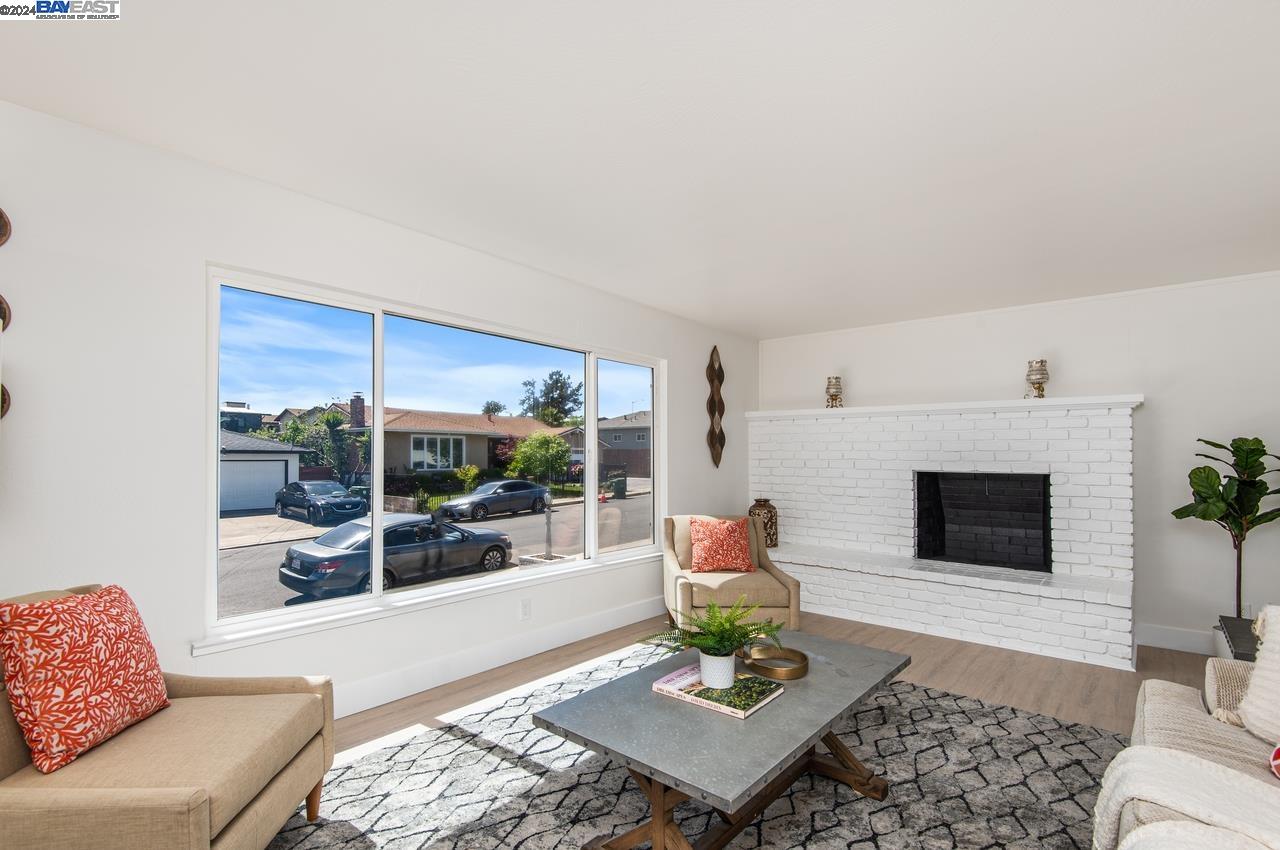 Detail Gallery Image 5 of 43 For 22242 Morales Ct, Castro Valley,  CA 94546 - 3 Beds | 2 Baths