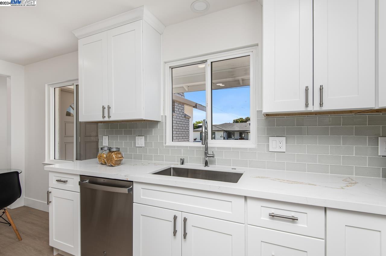Detail Gallery Image 9 of 43 For 22242 Morales Ct, Castro Valley,  CA 94546 - 3 Beds | 2 Baths
