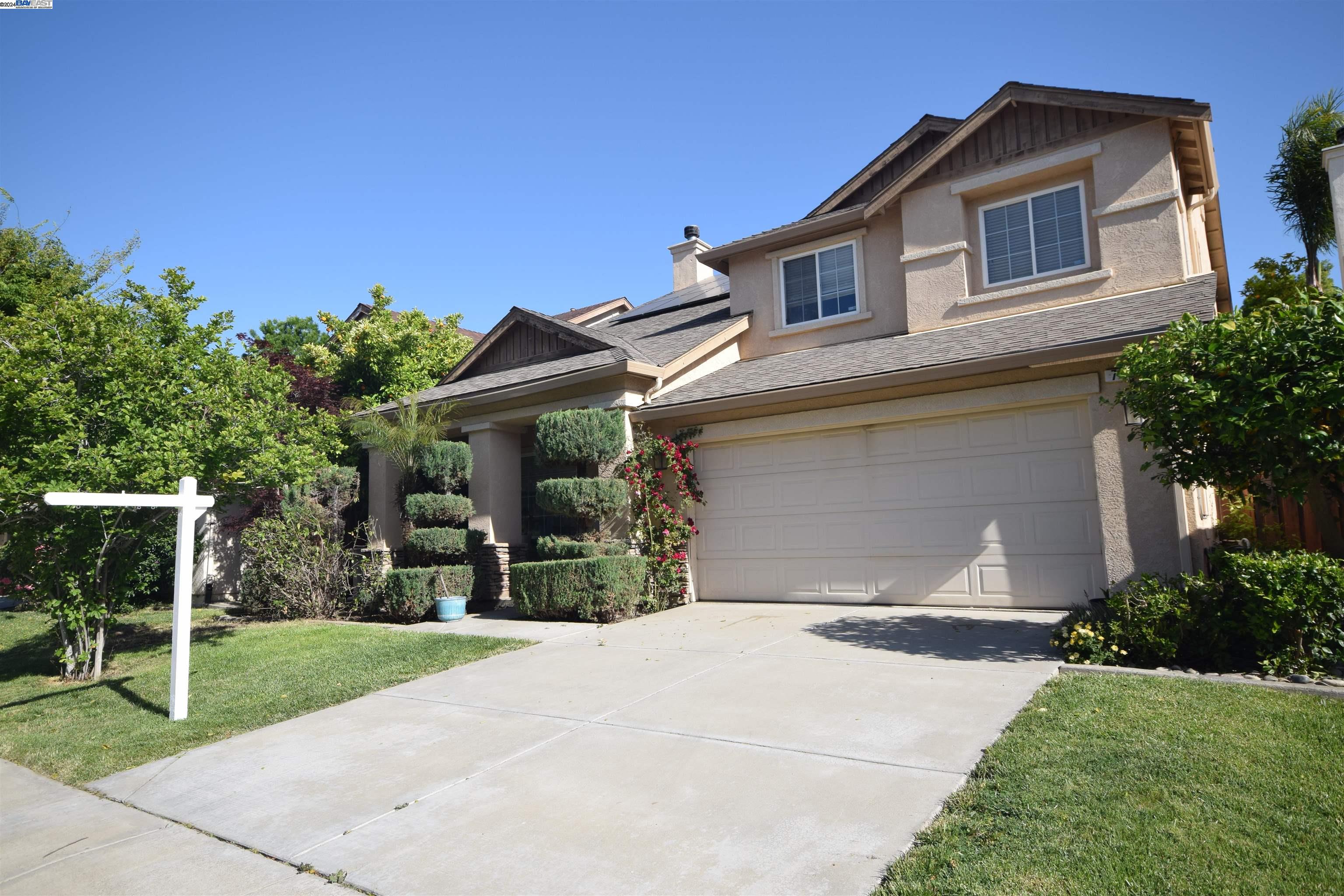 Detail Gallery Image 2 of 33 For 711 Tulare Drive, Tracy,  CA 95304-5830 - 4 Beds | 2/1 Baths
