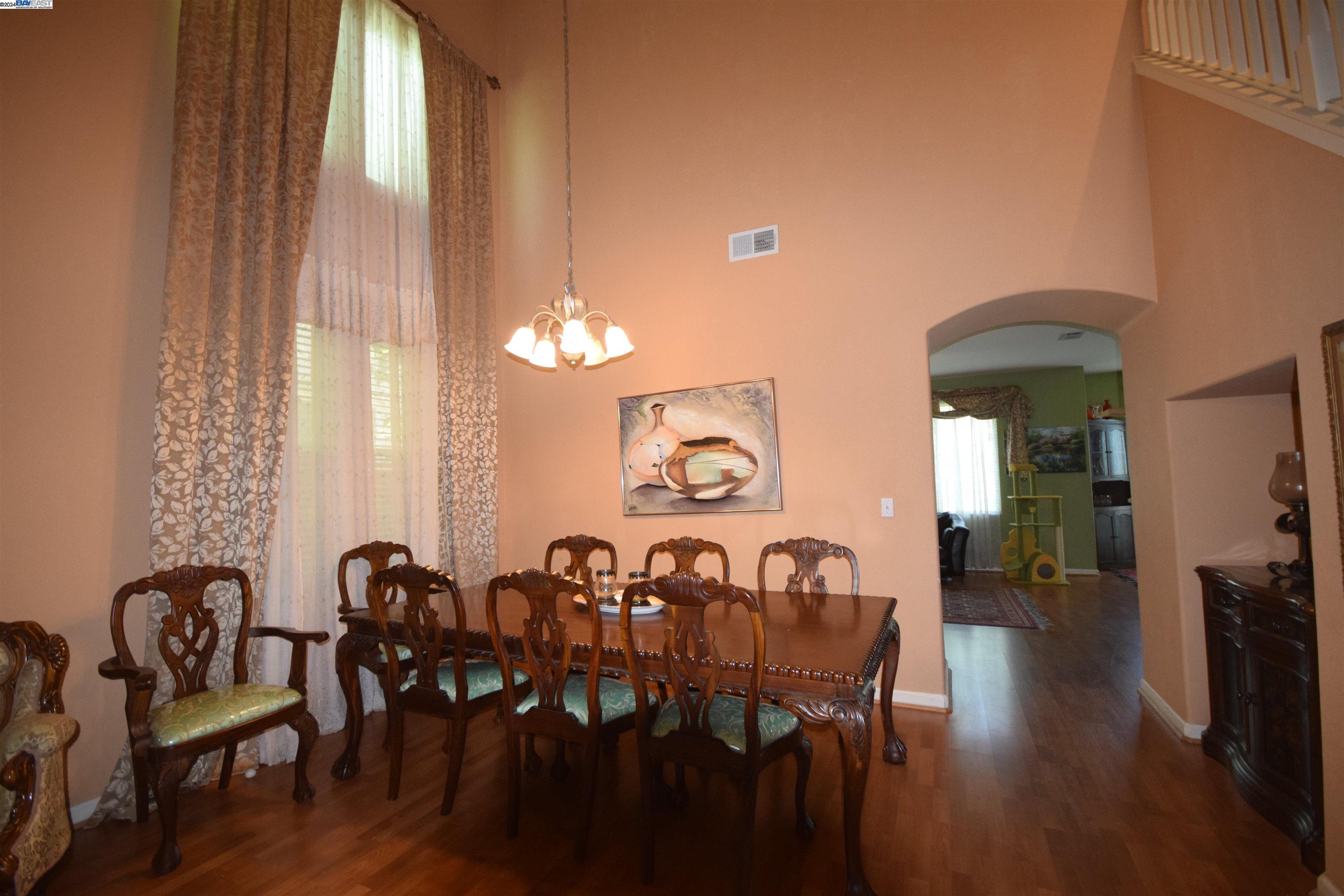 Detail Gallery Image 11 of 33 For 711 Tulare Drive, Tracy,  CA 95304-5830 - 4 Beds | 2/1 Baths