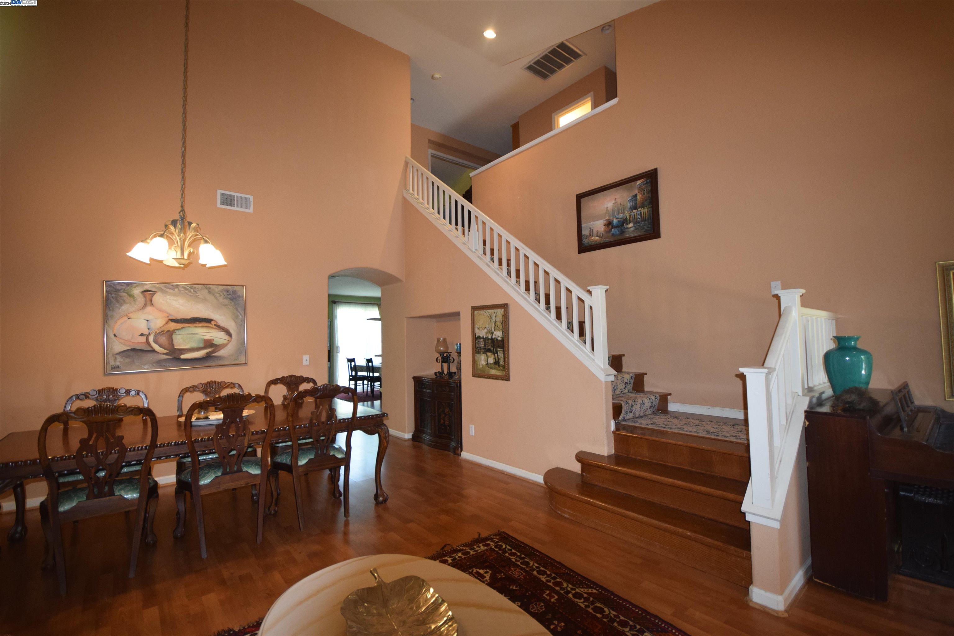 Detail Gallery Image 10 of 33 For 711 Tulare Drive, Tracy,  CA 95304-5830 - 4 Beds | 2/1 Baths