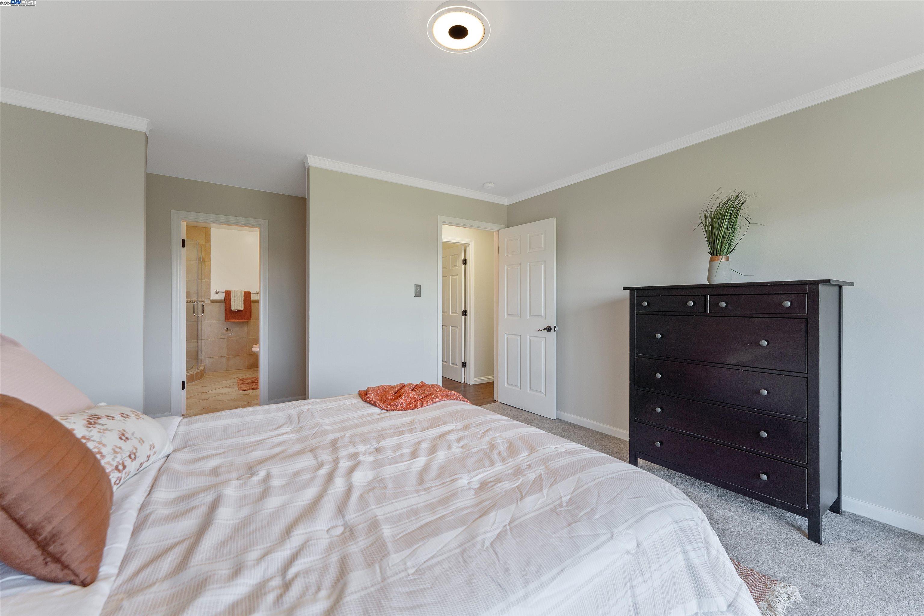 Detail Gallery Image 22 of 35 For 11165 Lochard St, Oakland,  CA 94605 - 4 Beds | 2 Baths