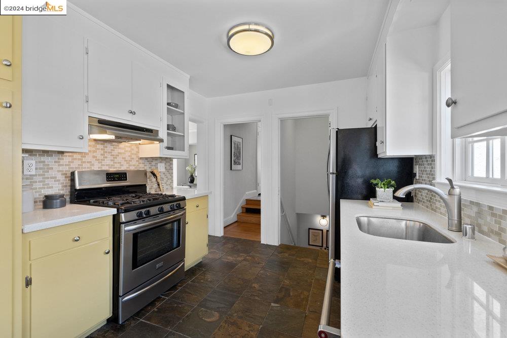 Detail Gallery Image 21 of 49 For 4237 Detroit Ave, Oakland,  CA 94619 - 3 Beds | 2 Baths