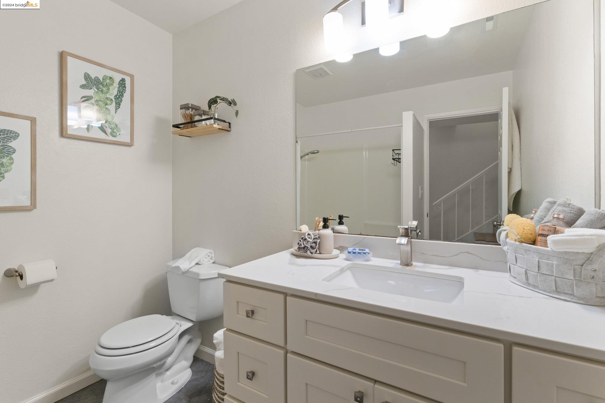 Detail Gallery Image 37 of 43 For 4518 Mattis Ct, Oakland,  CA 94619 - 3 Beds | 2/1 Baths