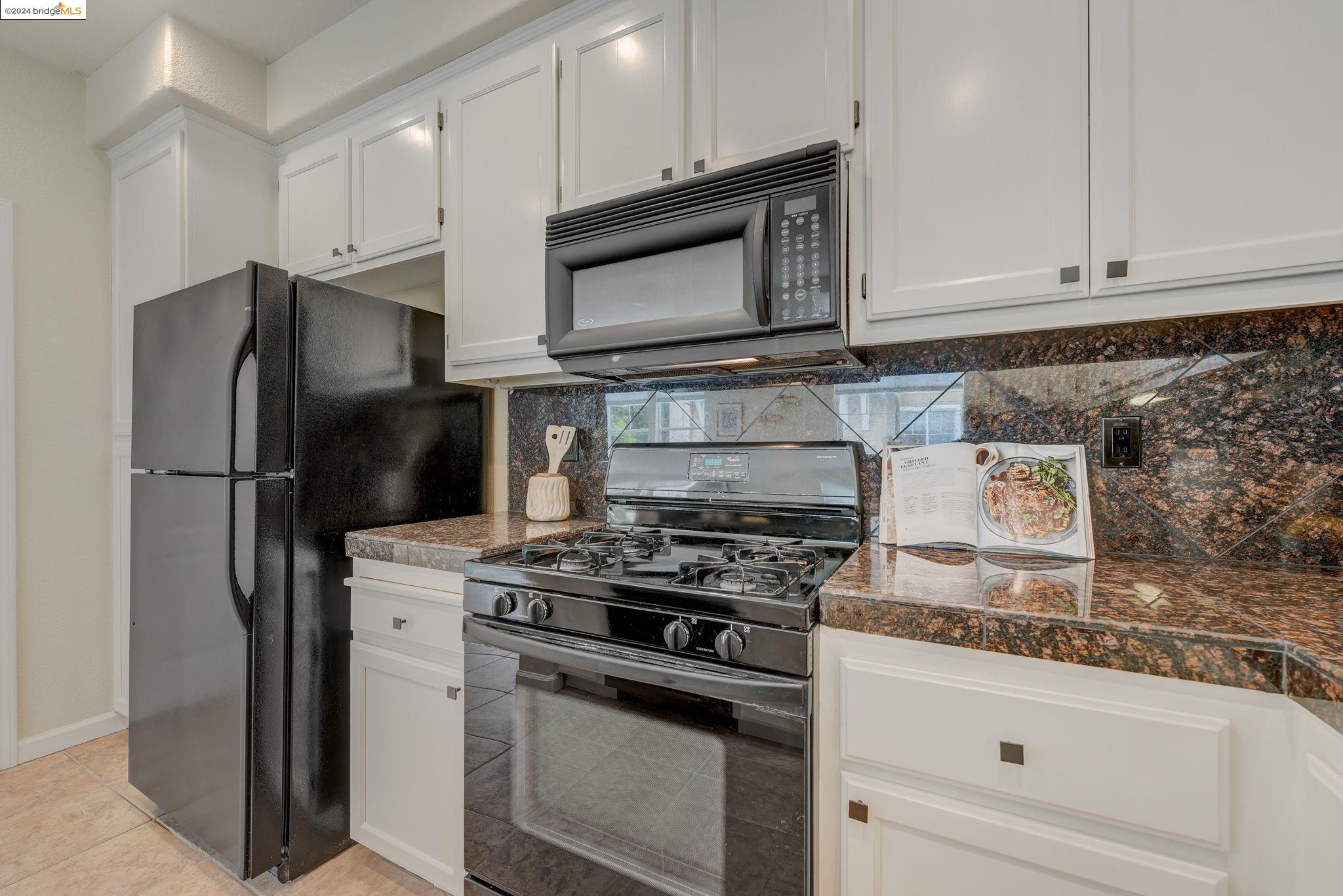 Detail Gallery Image 14 of 42 For 1592 Chandler St #136,  Oakland,  CA 94603 - 2 Beds | 2 Baths