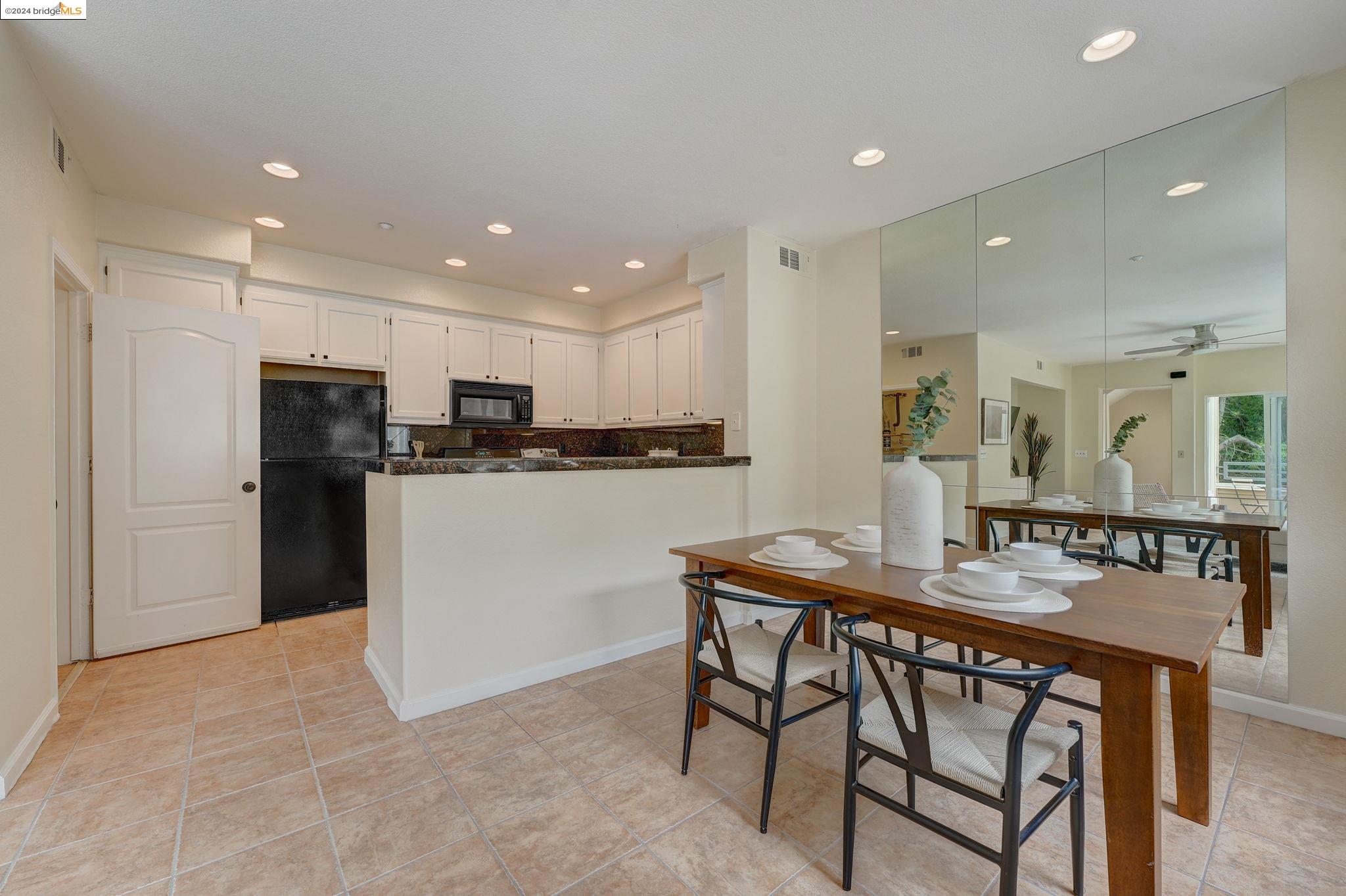Detail Gallery Image 9 of 42 For 1592 Chandler St #136,  Oakland,  CA 94603 - 2 Beds | 2 Baths
