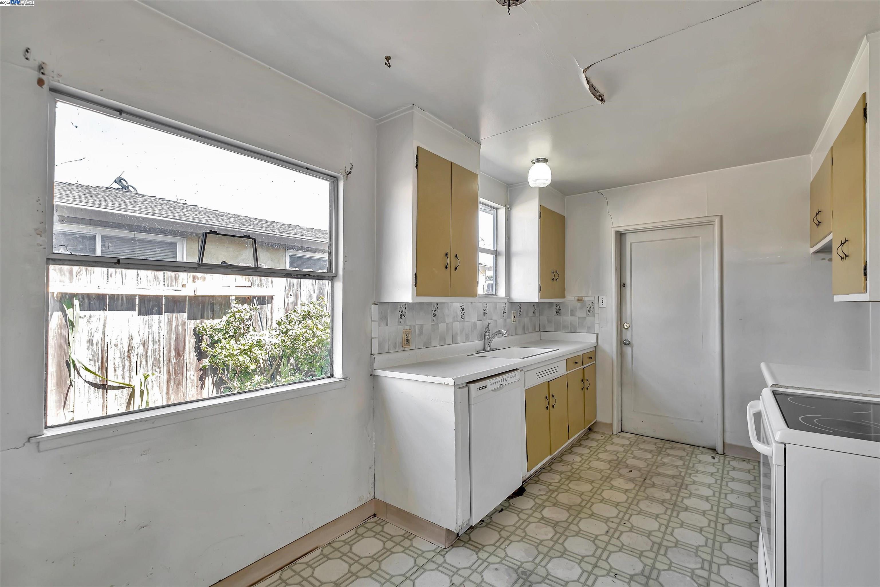 Detail Gallery Image 27 of 27 For 14677 Hanover St, San Leandro,  CA 94579 - 3 Beds | 1 Baths