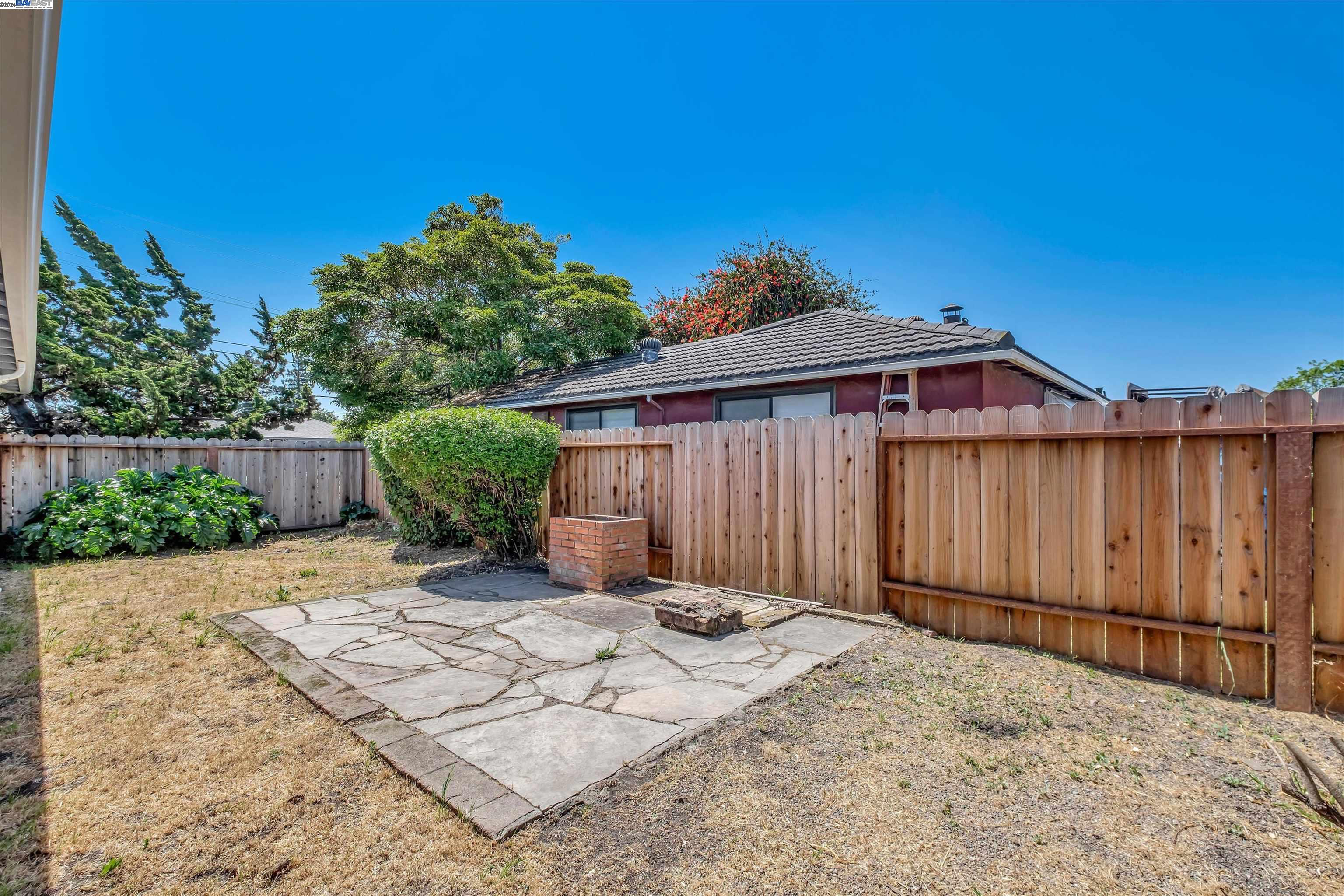 Detail Gallery Image 5 of 27 For 14677 Hanover St, San Leandro,  CA 94579 - 3 Beds | 1 Baths