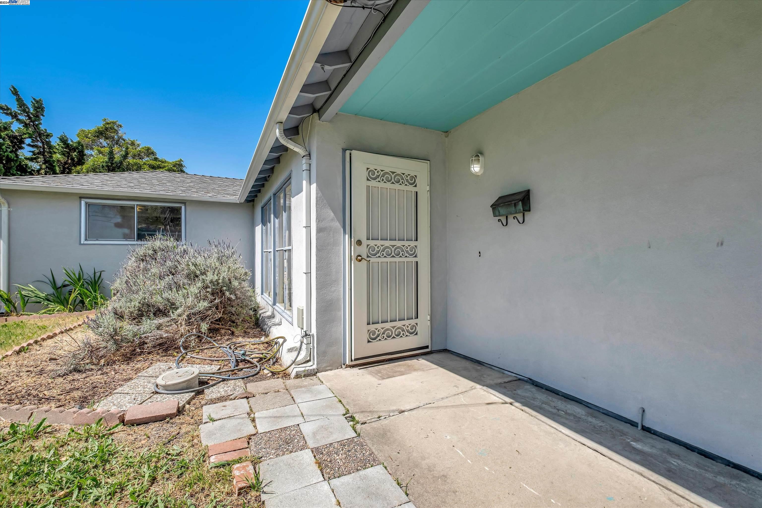 Detail Gallery Image 7 of 27 For 14677 Hanover St, San Leandro,  CA 94579 - 3 Beds | 1 Baths