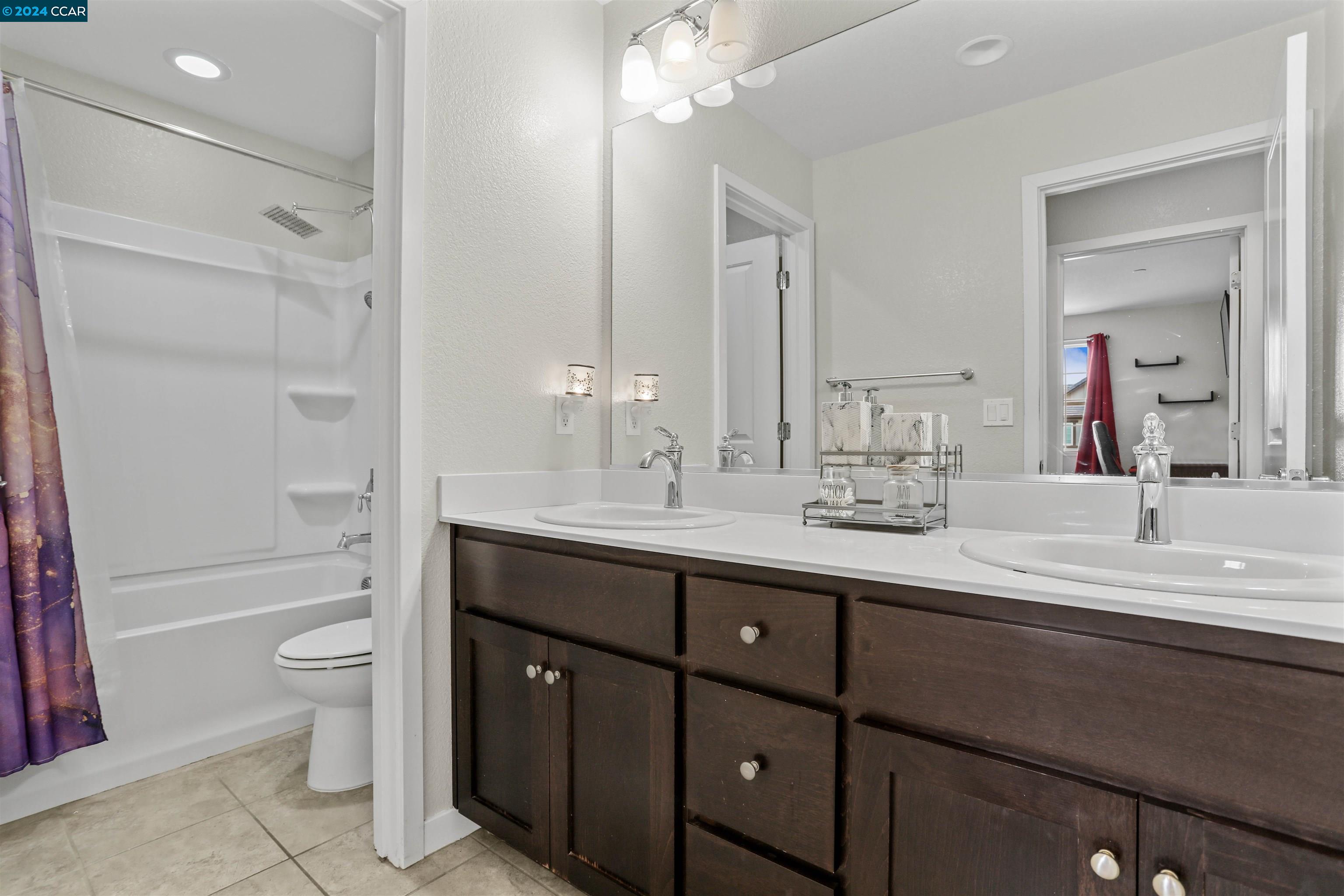 Detail Gallery Image 27 of 38 For 237 Amberwind Cir, Oakley,  CA 94561 - 4 Beds | 3/1 Baths