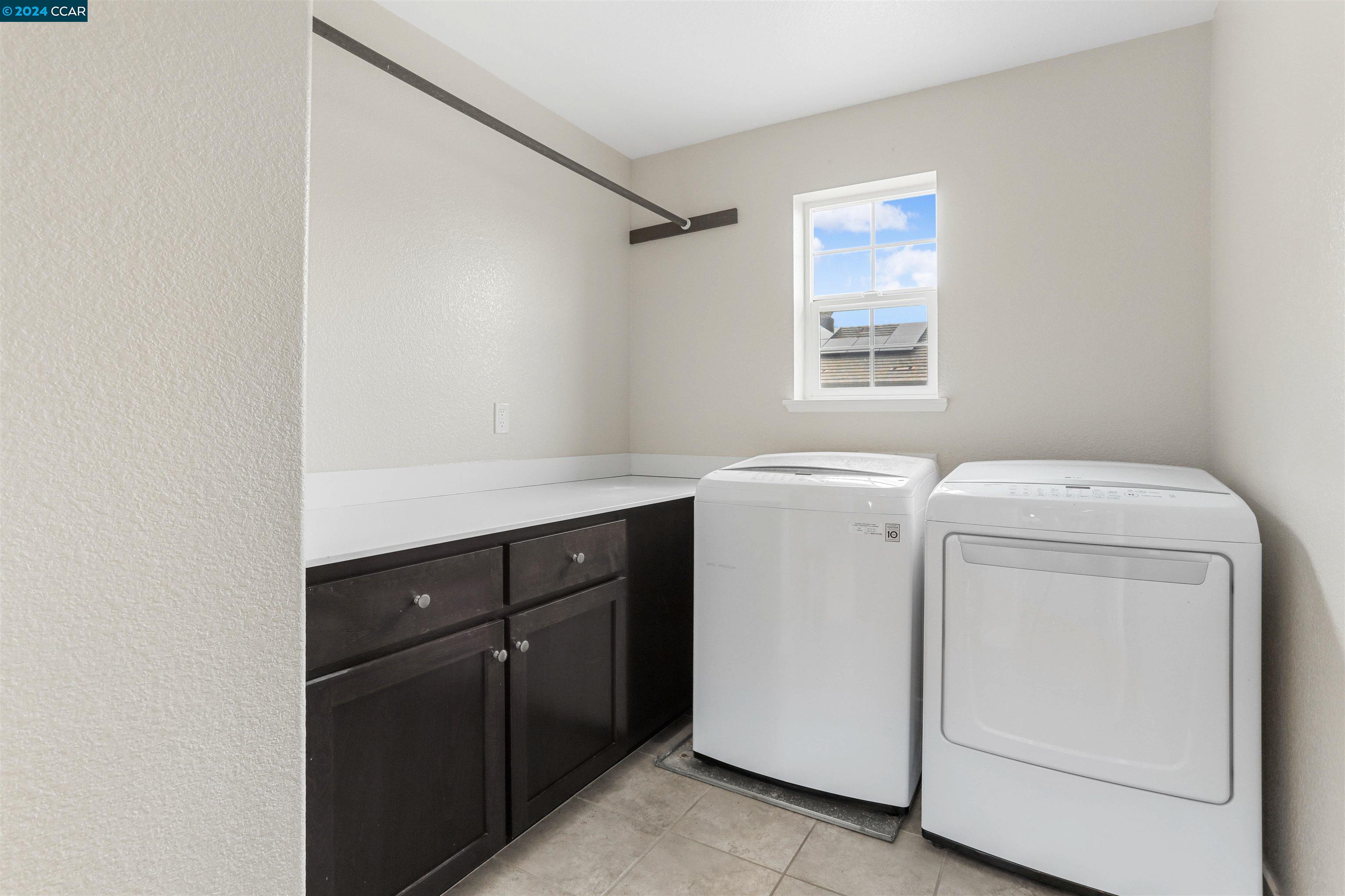 Detail Gallery Image 33 of 38 For 237 Amberwind Cir, Oakley,  CA 94561 - 4 Beds | 3/1 Baths