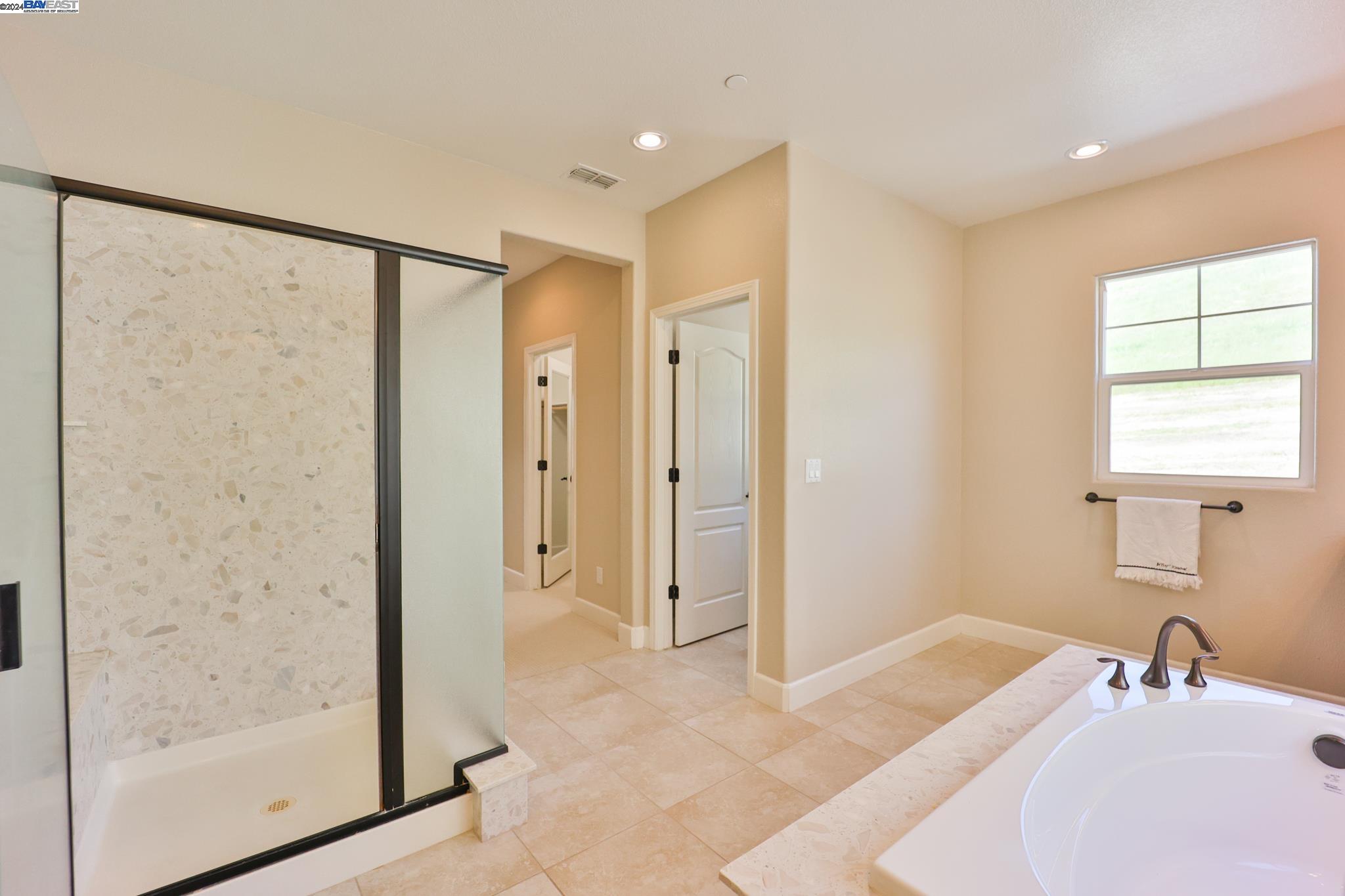 Detail Gallery Image 34 of 53 For 6913 Syrah Dr, Dublin,  CA 94568 - 5 Beds | 3 Baths