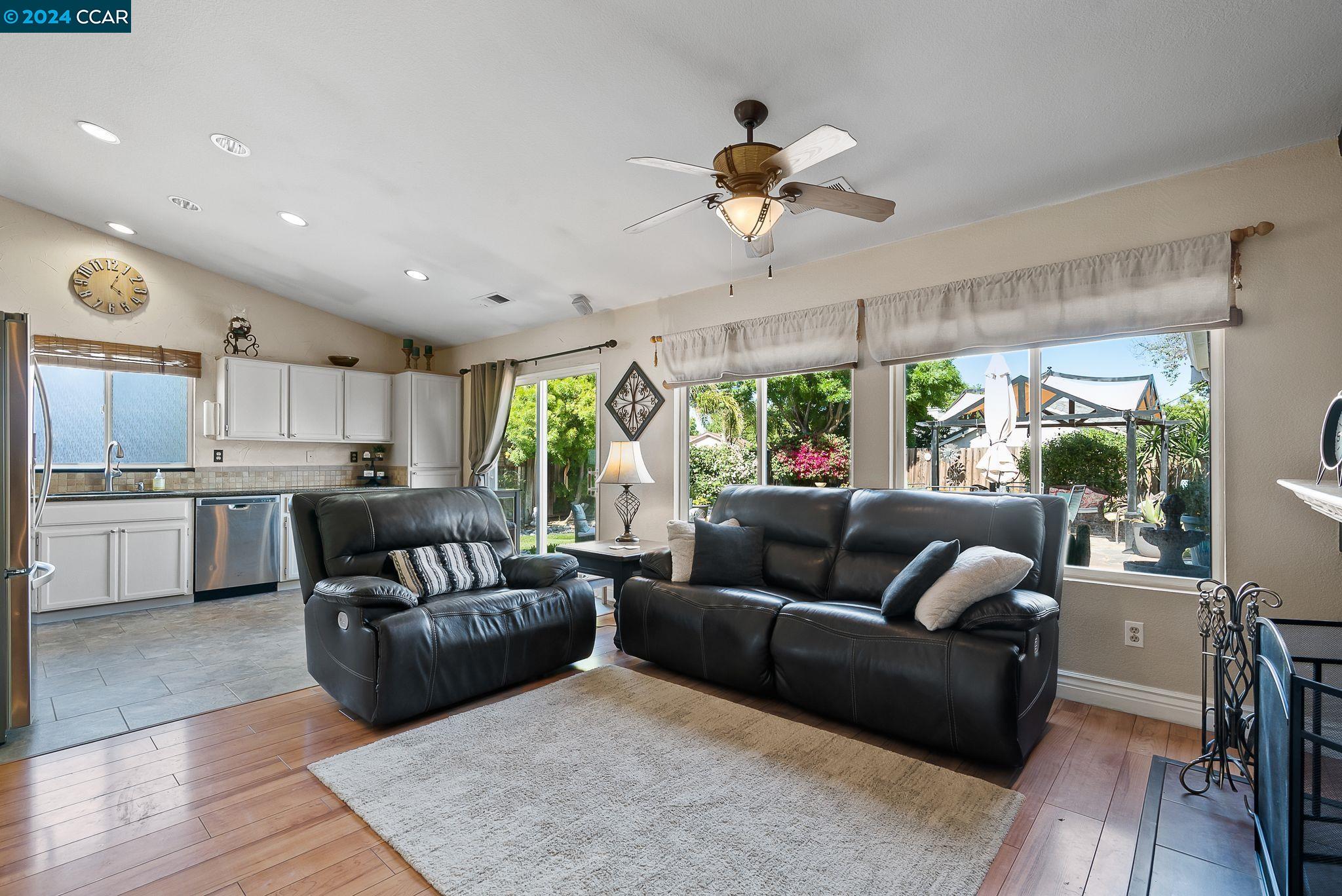 Detail Gallery Image 11 of 51 For 3018 Carey Ln, Brentwood,  CA 94513 - 3 Beds | 2 Baths