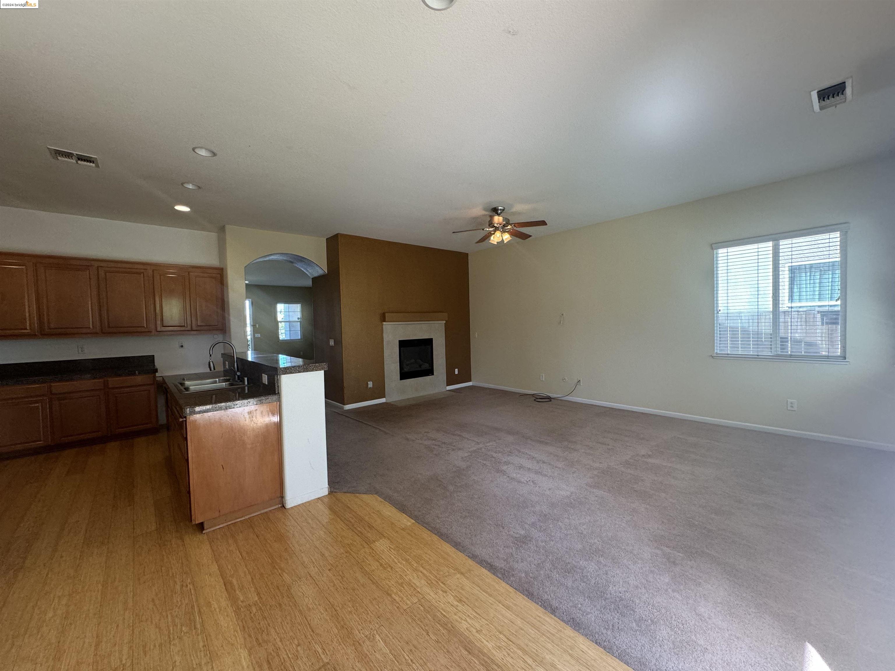 Detail Gallery Image 9 of 25 For 2638 Breaker Way, Stockton,  CA 95209 - 4 Beds | 2 Baths