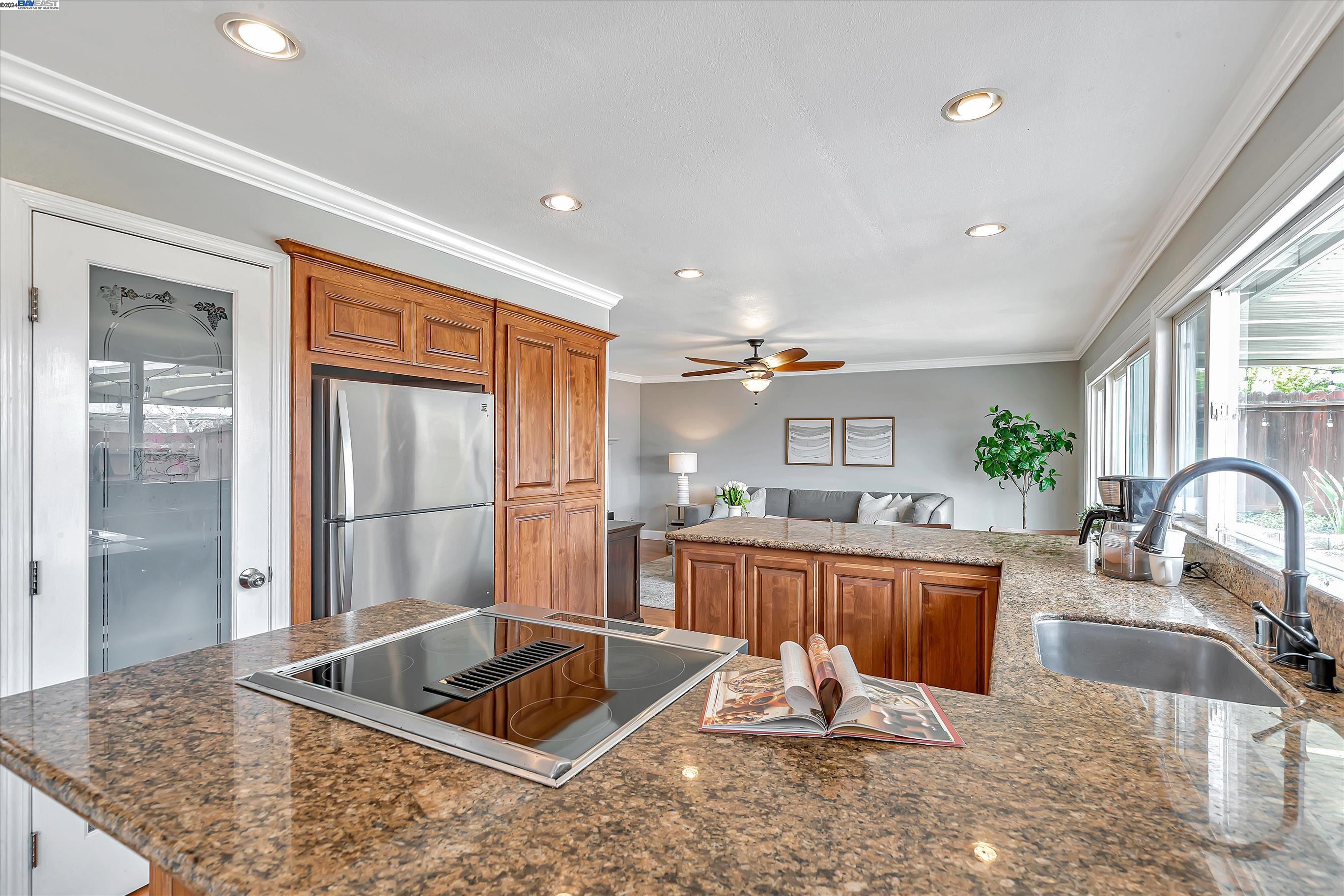 Detail Gallery Image 14 of 42 For 7621 Corrinne Place, San Ramon,  CA 94583 - 4 Beds | 2/1 Baths