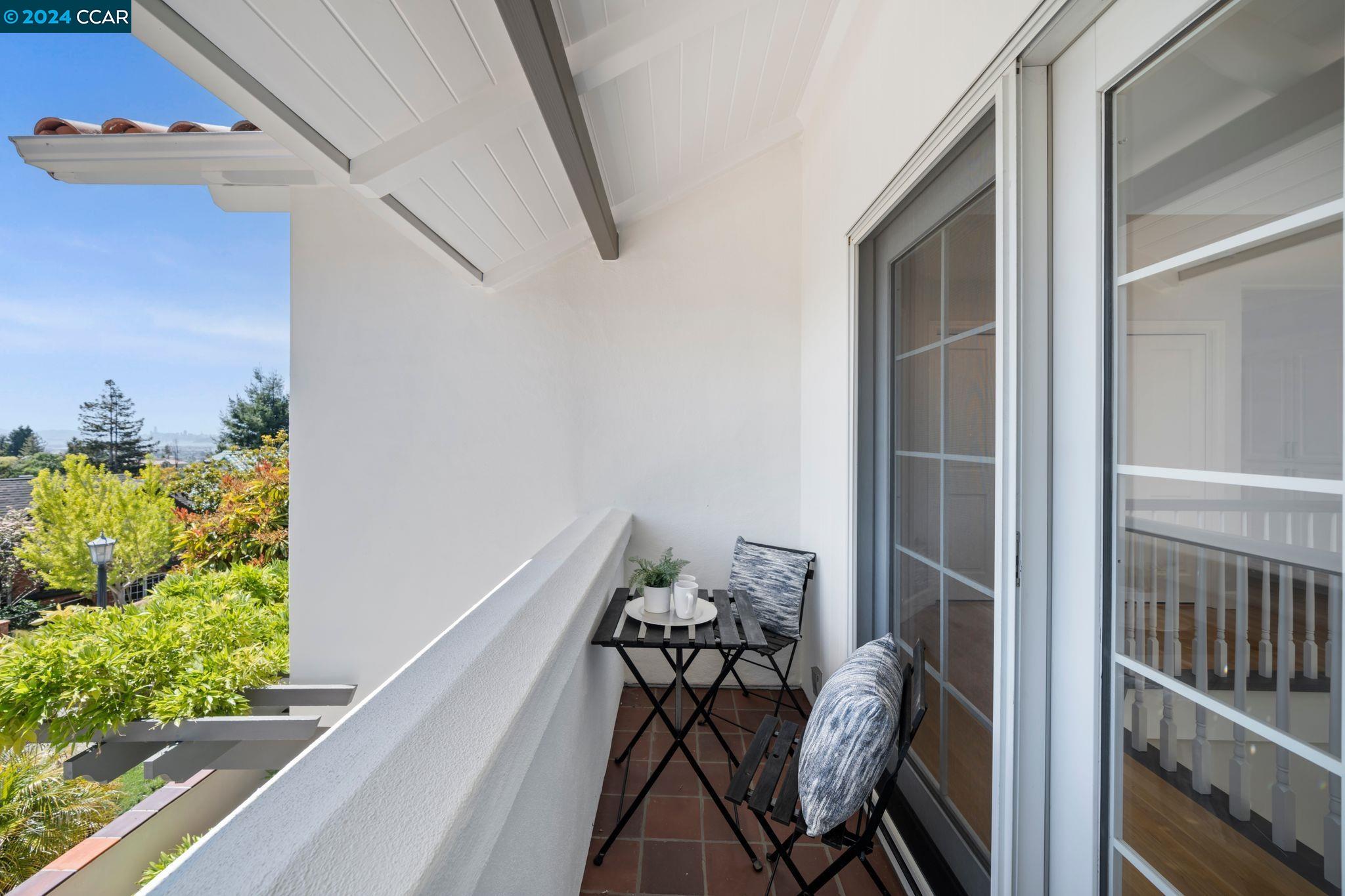 Detail Gallery Image 35 of 50 For 5744 Buena Vista Ave, Oakland,  CA 94618 - 3 Beds | 2/1 Baths