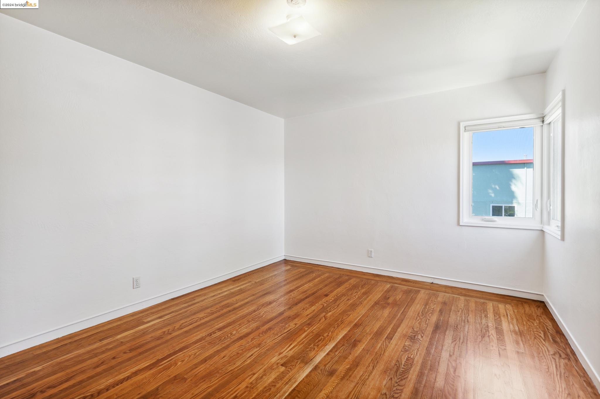 Detail Gallery Image 12 of 42 For 327 S 36th Street, Richmond,  CA 94804 - 3 Beds | 2 Baths