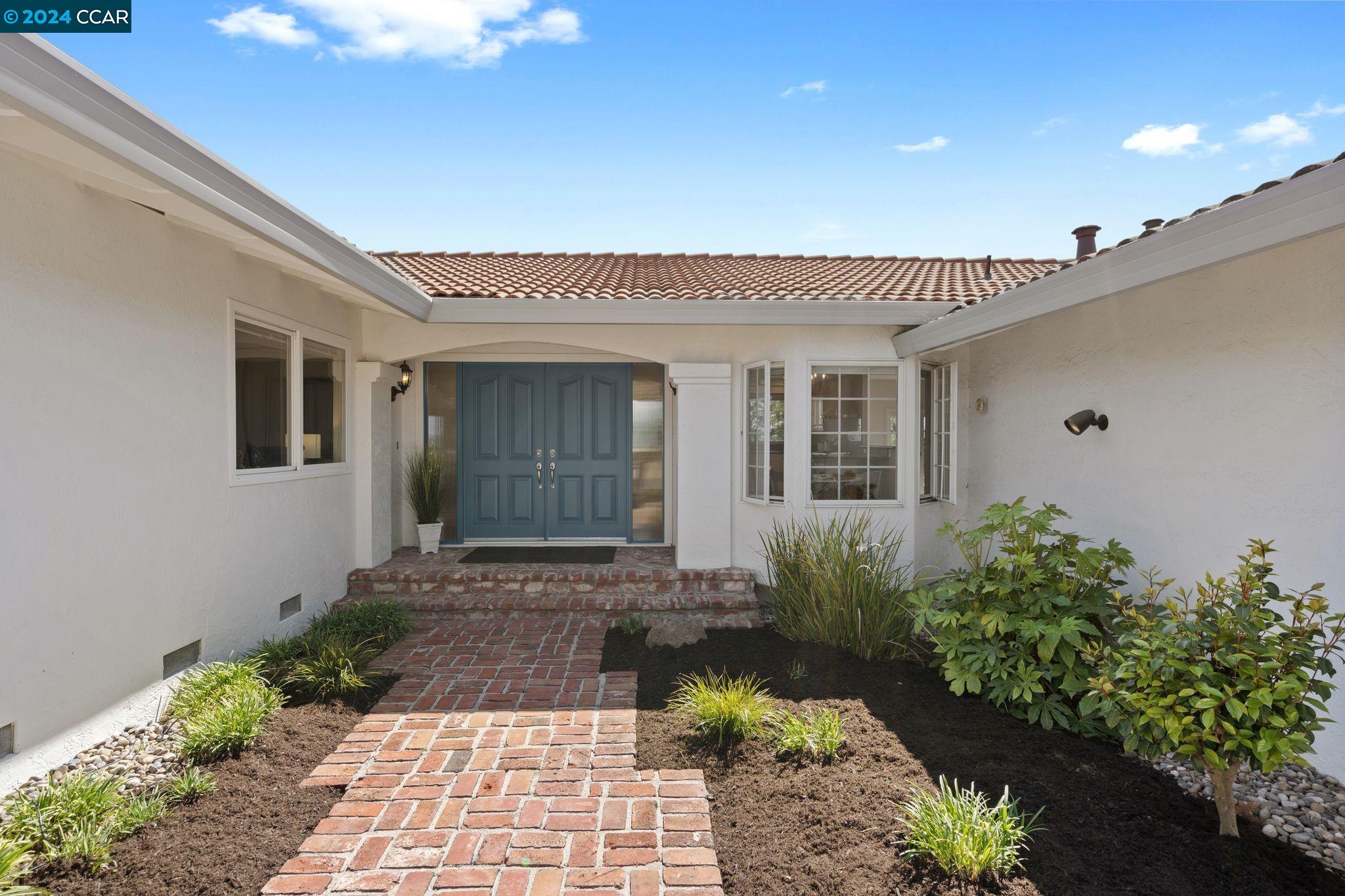 Detail Gallery Image 3 of 50 For 251 Calle La Montana, Moraga,  CA 94556 - 4 Beds | 2/1 Baths