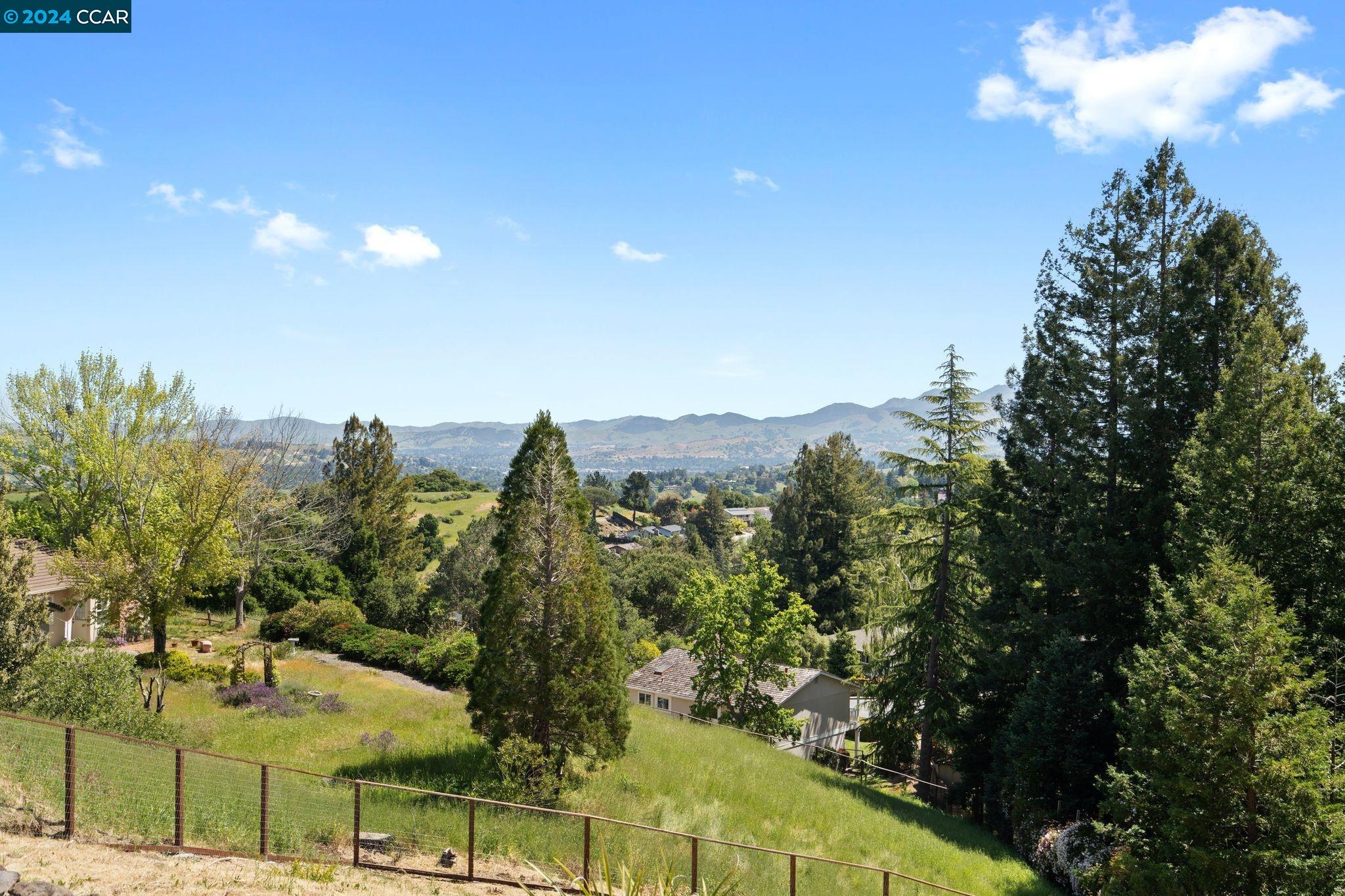 Detail Gallery Image 36 of 50 For 251 Calle La Montana, Moraga,  CA 94556 - 4 Beds | 2/1 Baths