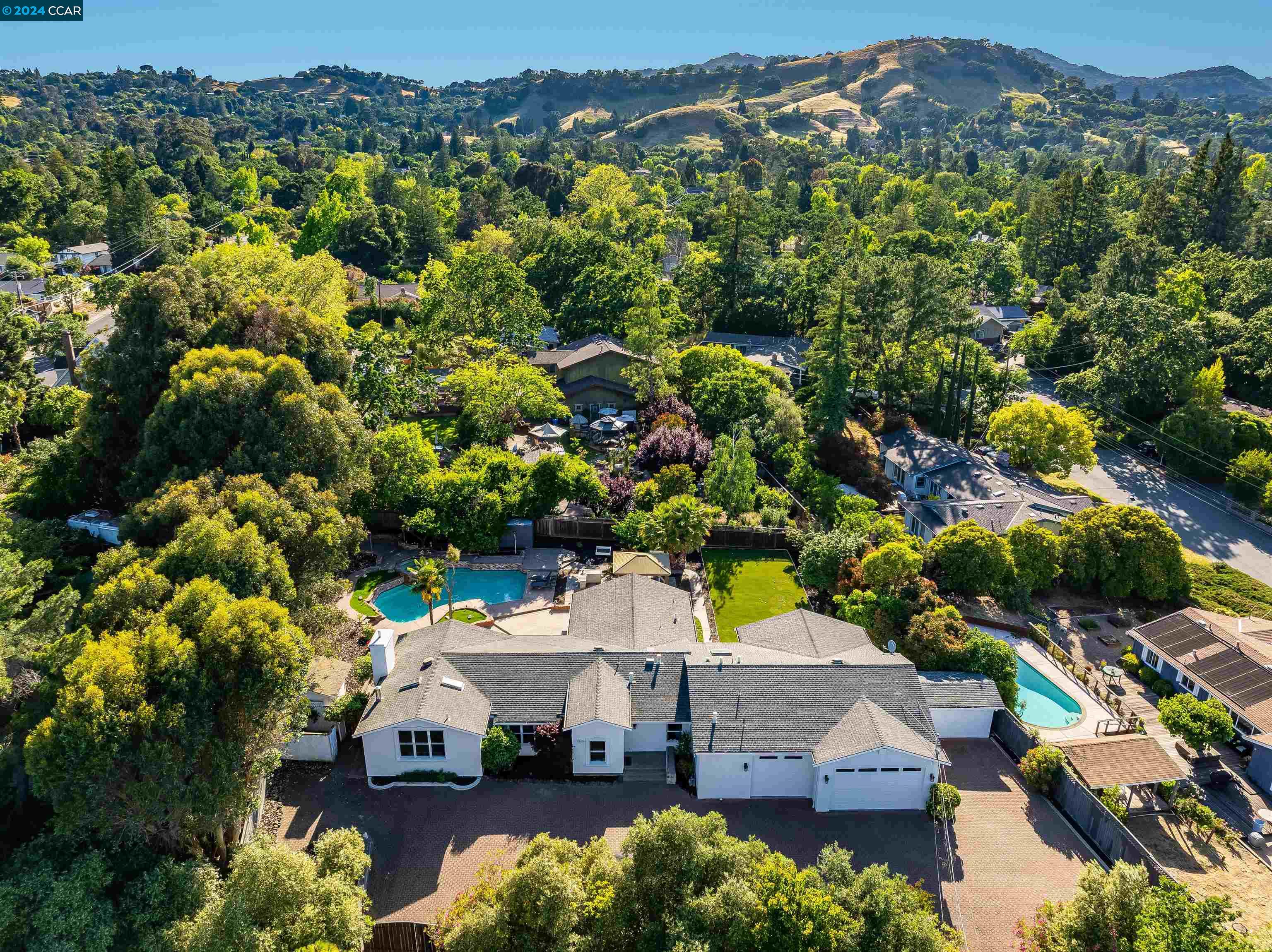 Detail Gallery Image 1 of 1 For 1681 Pleasant Hill Rd, Lafayette,  CA 94549 - 5 Beds | 3/1 Baths