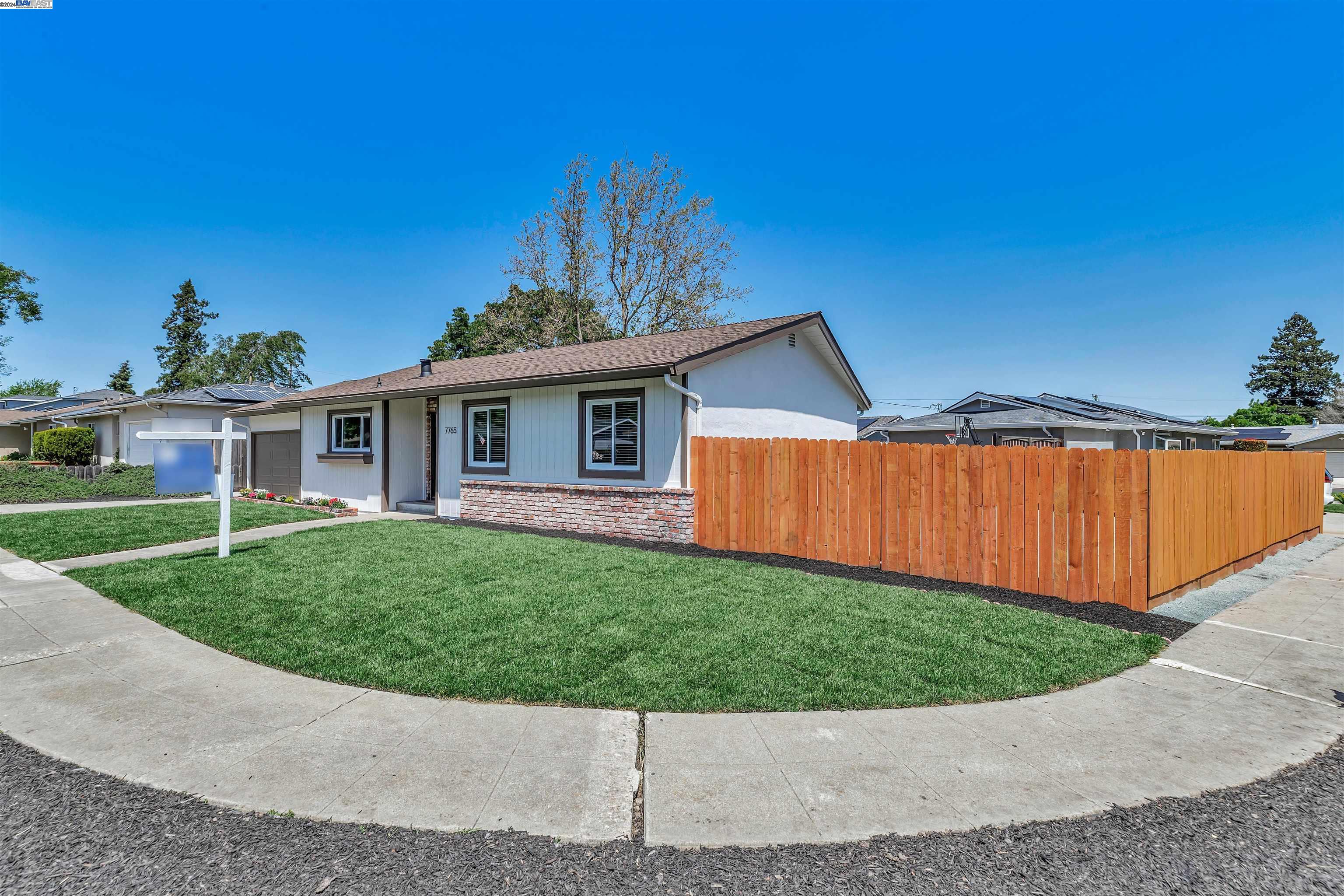 Detail Gallery Image 2 of 29 For 7765 Firebrand Dr, Dublin,  CA 94568 - 3 Beds | 2 Baths