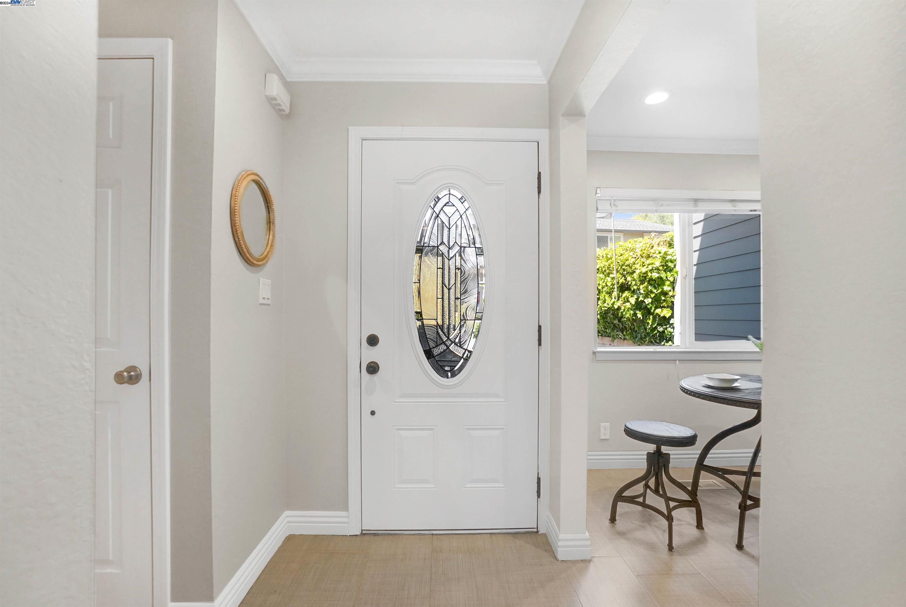 Detail Gallery Image 3 of 27 For 25121 Vista Greens Ct, Hayward,  CA 94541 - 3 Beds | 2/1 Baths