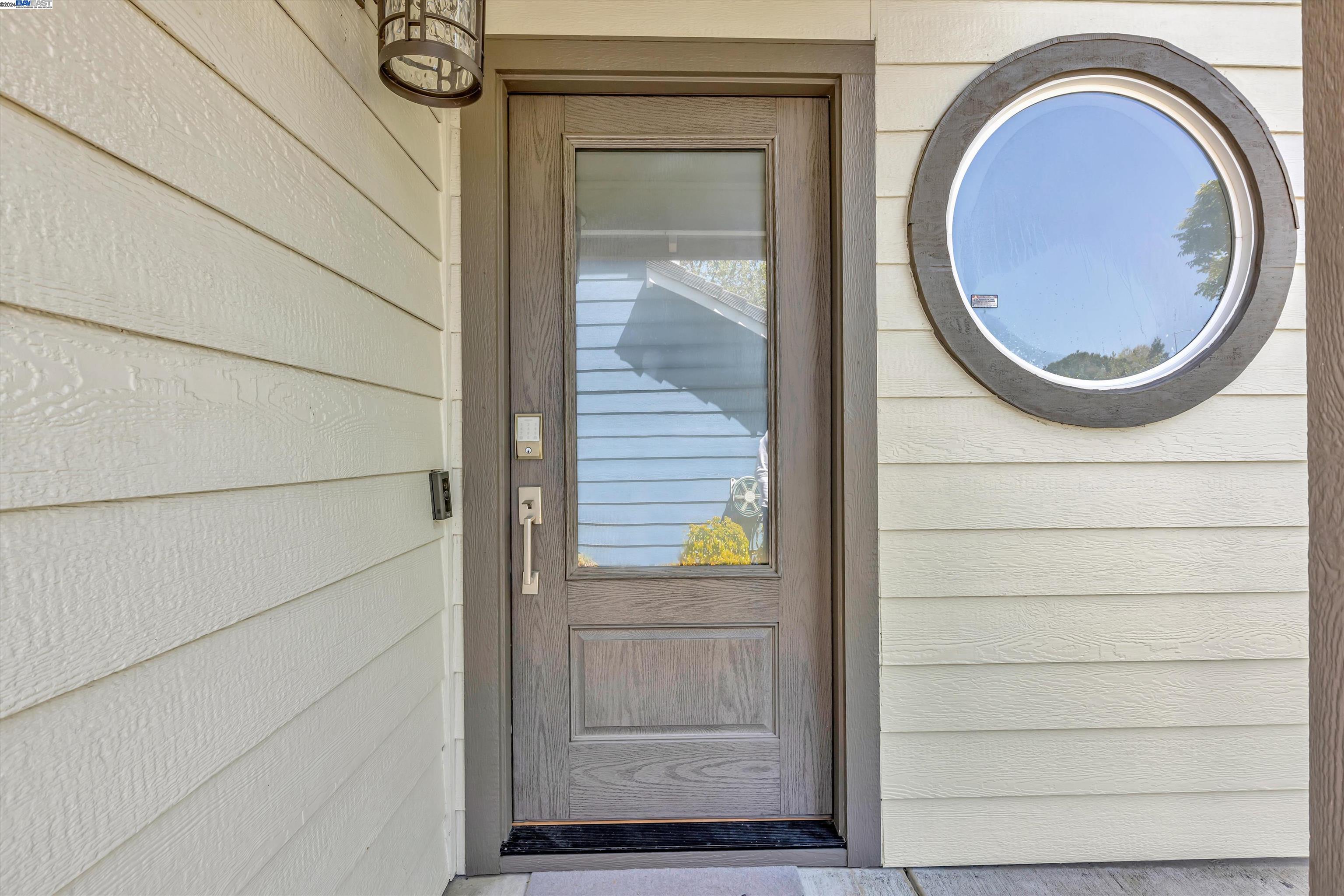 Detail Gallery Image 4 of 29 For 2865 Whitney Dr, Pleasanton,  CA 94566 - 3 Beds | 2/1 Baths
