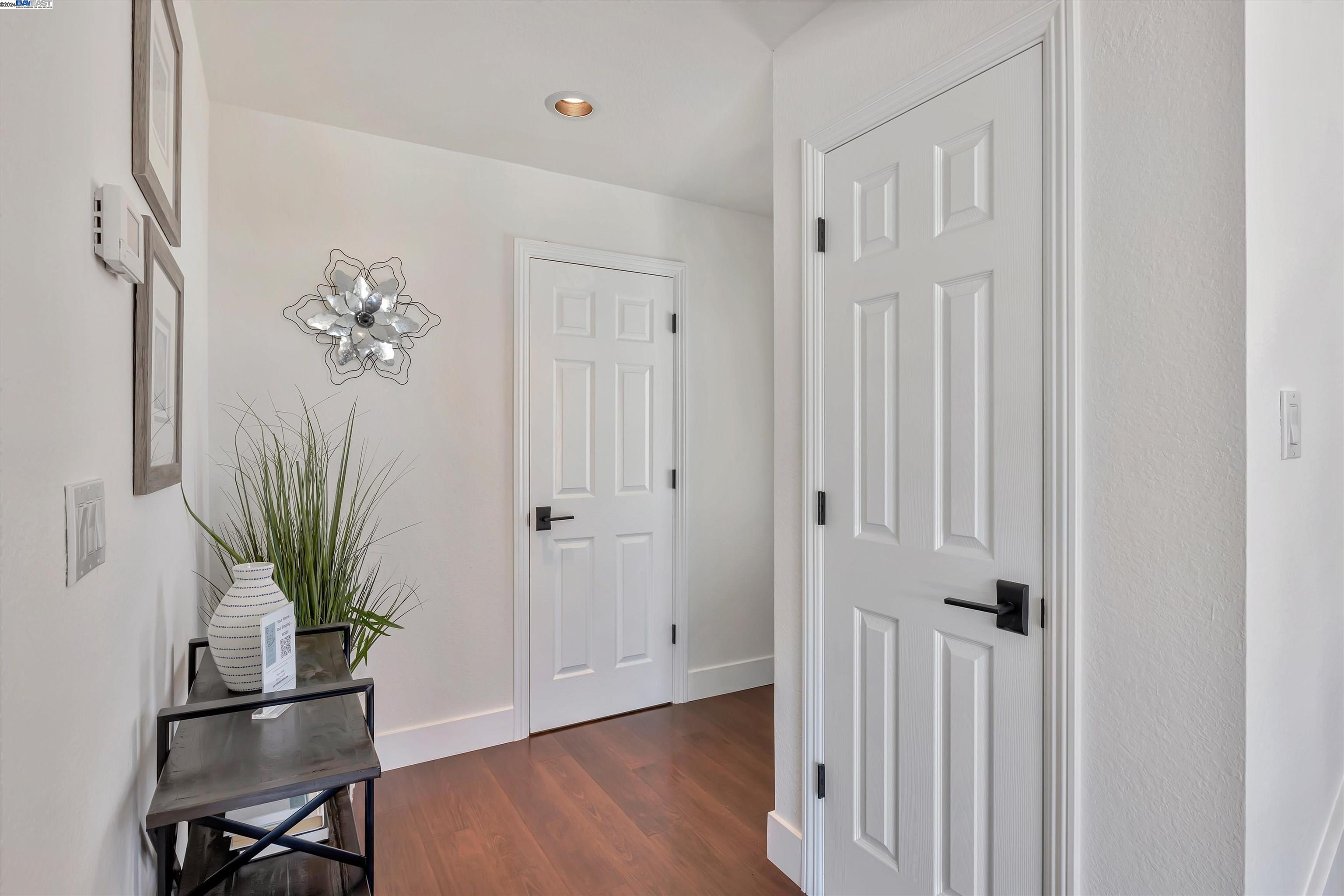 Detail Gallery Image 6 of 29 For 2865 Whitney Dr, Pleasanton,  CA 94566 - 3 Beds | 2/1 Baths
