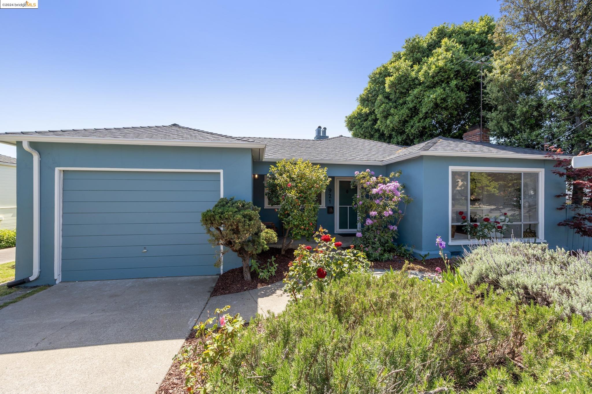 Detail Gallery Image 1 of 48 For 921 Richmond St, El Cerrito,  CA 94530 - 3 Beds | 2 Baths