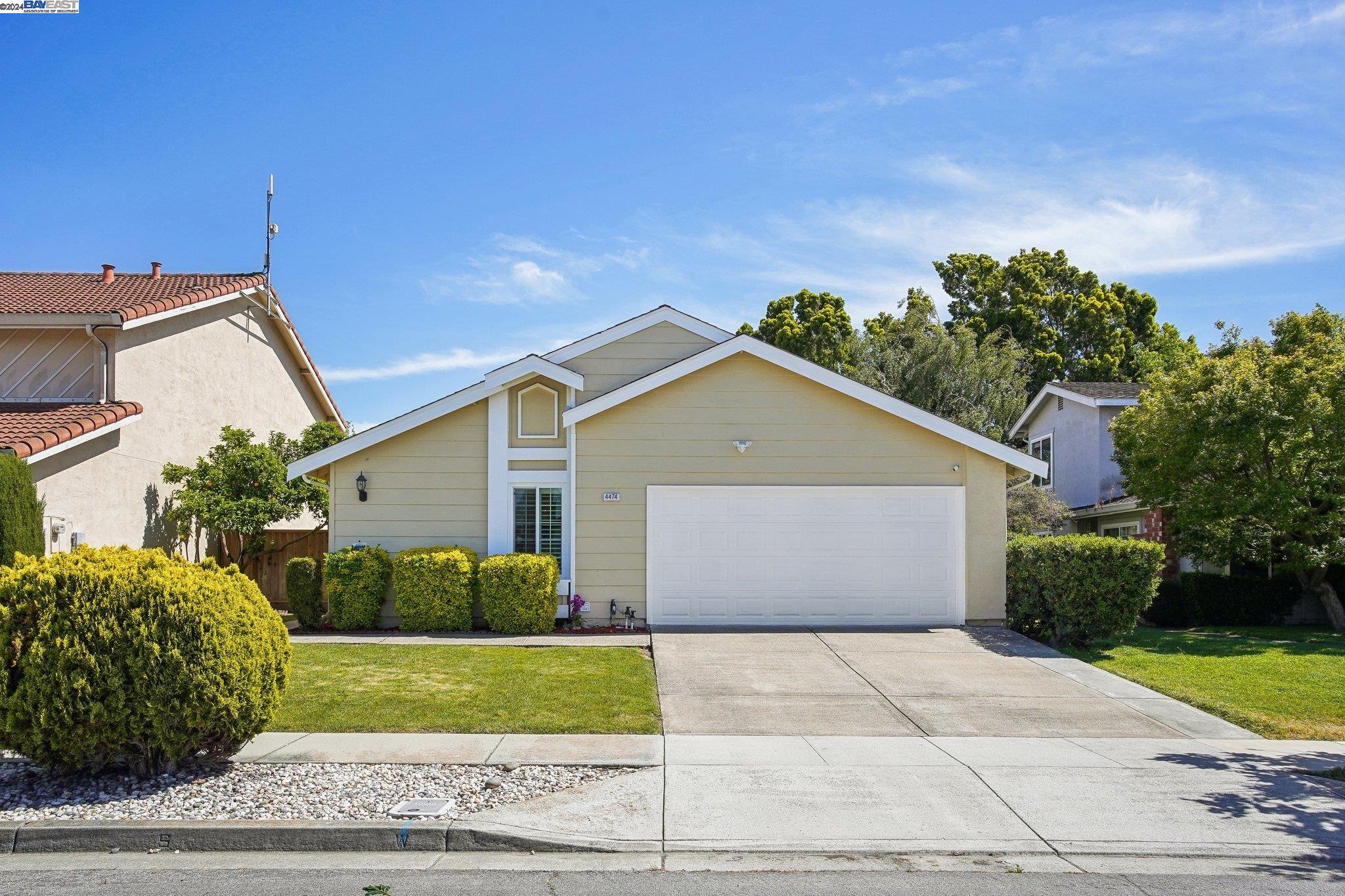 Detail Gallery Image 1 of 1 For 4474 Macbeth Cir, Fremont,  CA 94555 - 4 Beds | 2 Baths
