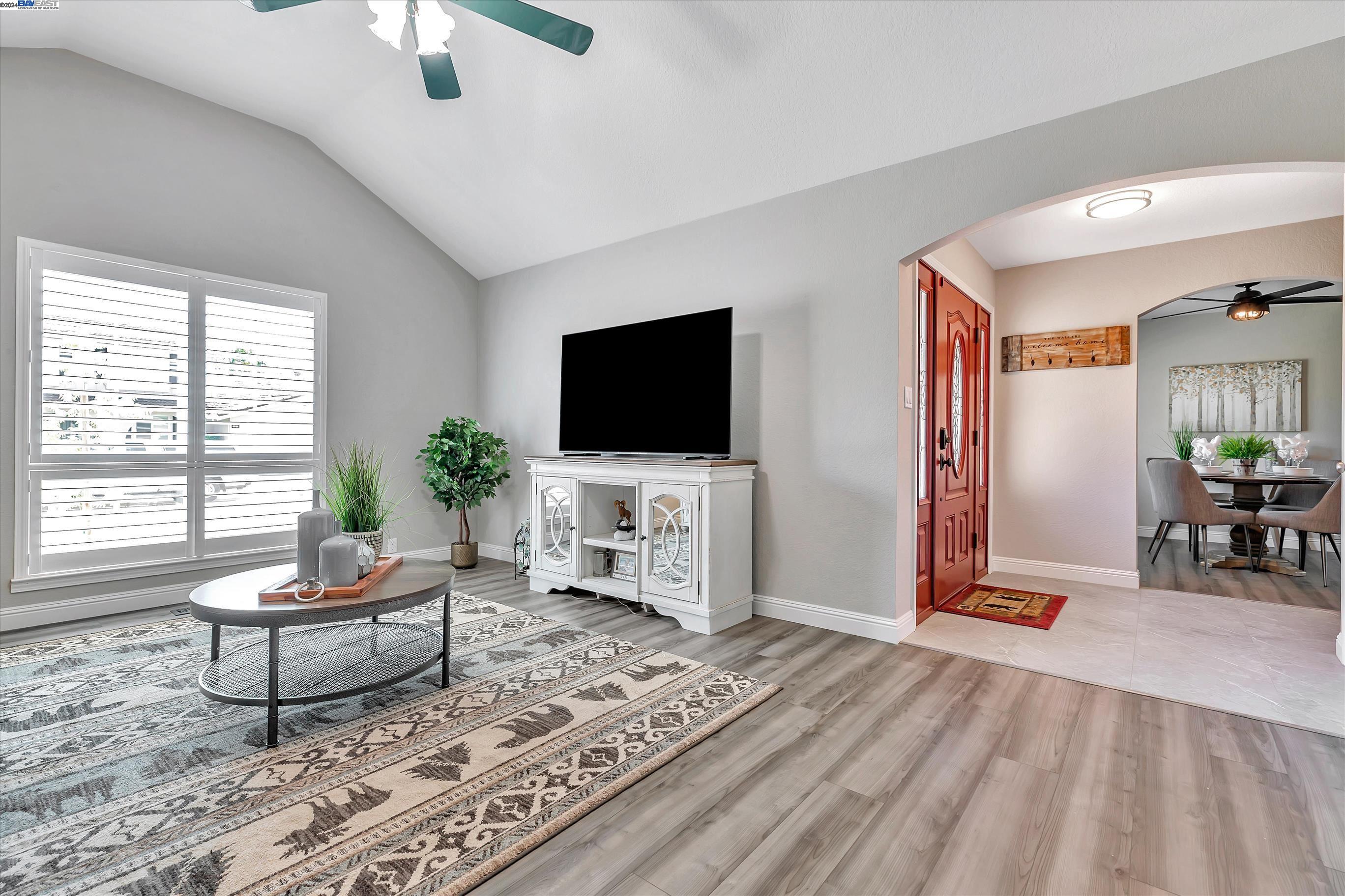 Detail Gallery Image 11 of 42 For 4683 Cope Ct, Pleasanton,  CA 94566 - 4 Beds | 2 Baths