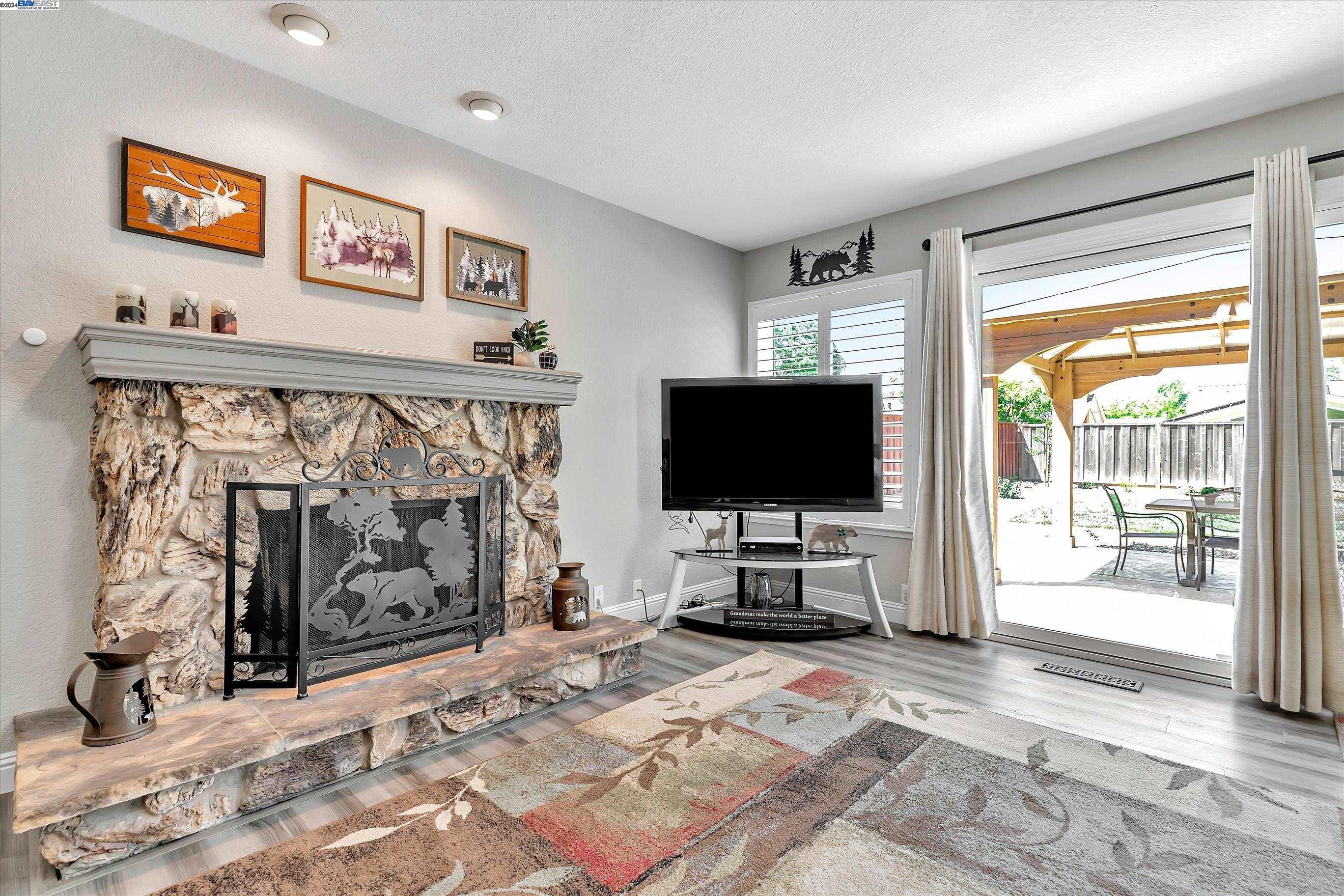 Detail Gallery Image 13 of 42 For 4683 Cope Ct, Pleasanton,  CA 94566 - 4 Beds | 2 Baths