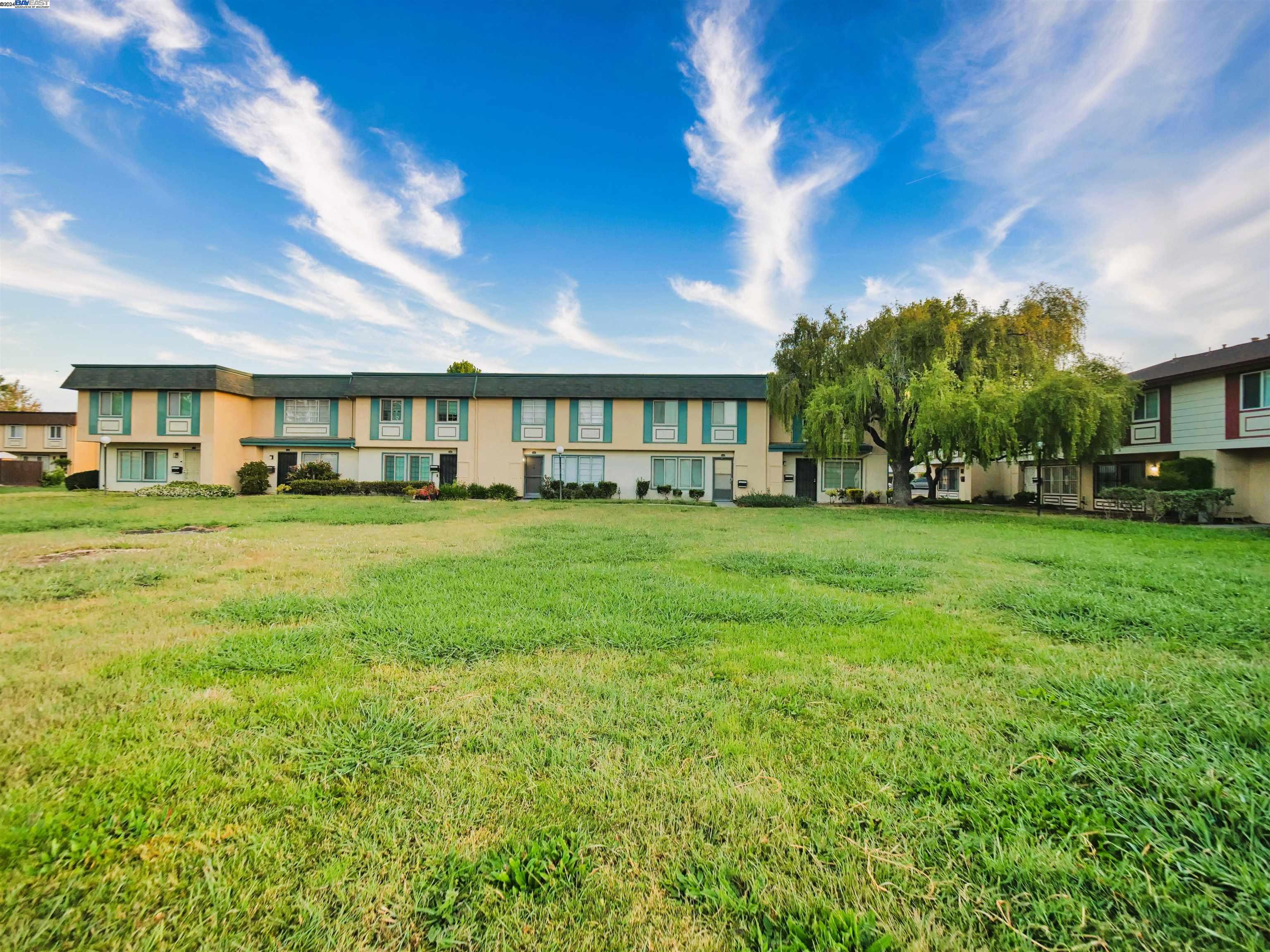 MLS: 41058298 Condo For Sale