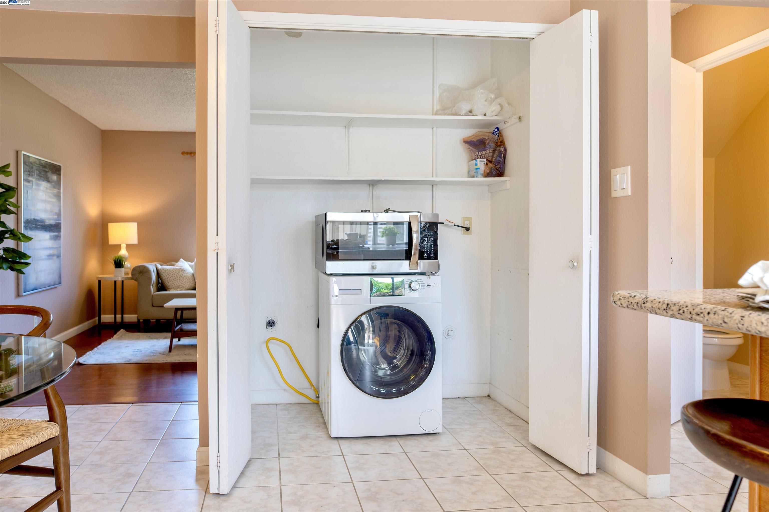 Detail Gallery Image 18 of 34 For 27561 Stromberg Ct, Hayward,  CA 94545 - 2 Beds | 1/1 Baths