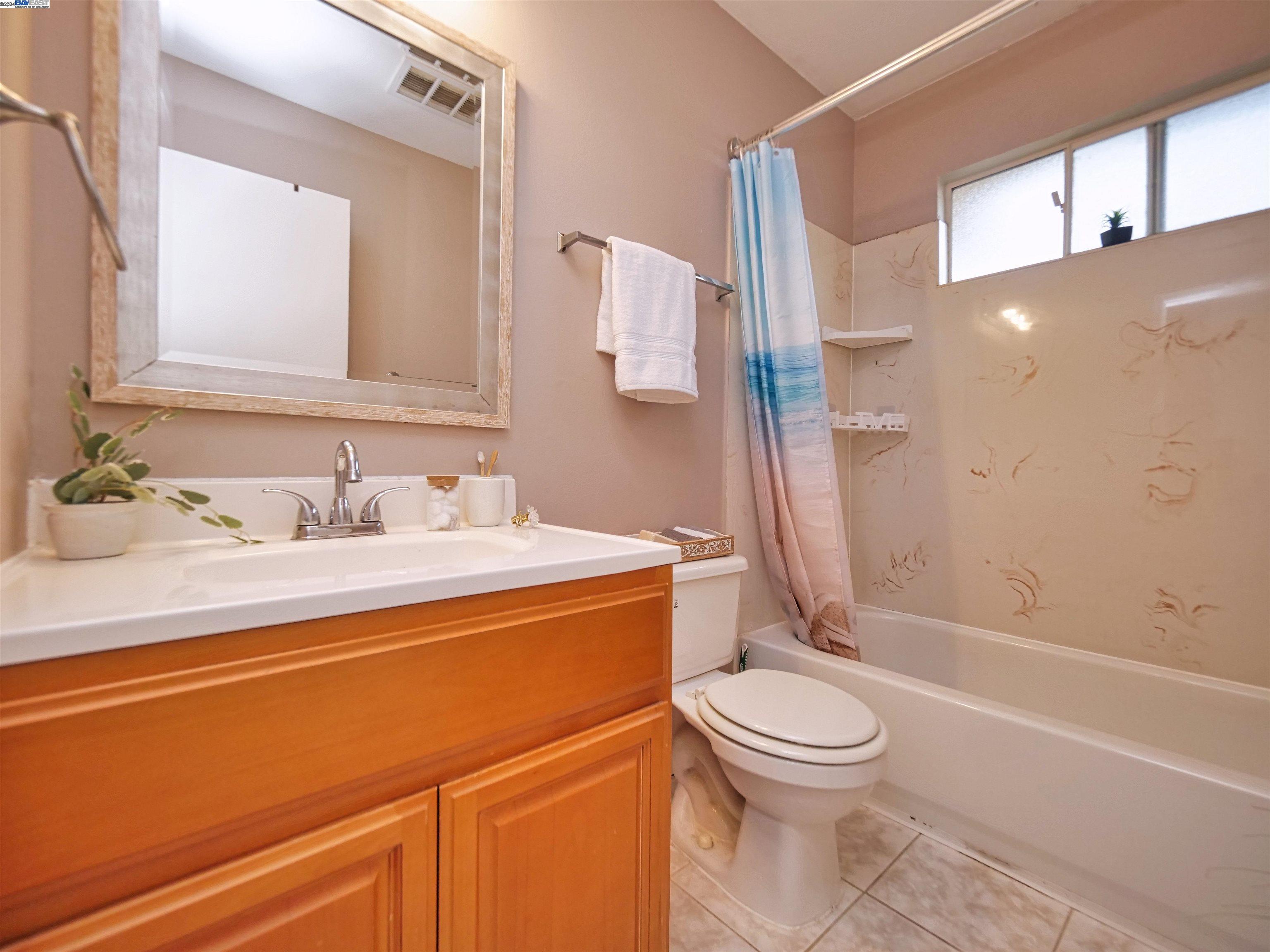Detail Gallery Image 21 of 34 For 27561 Stromberg Ct, Hayward,  CA 94545 - 2 Beds | 1/1 Baths