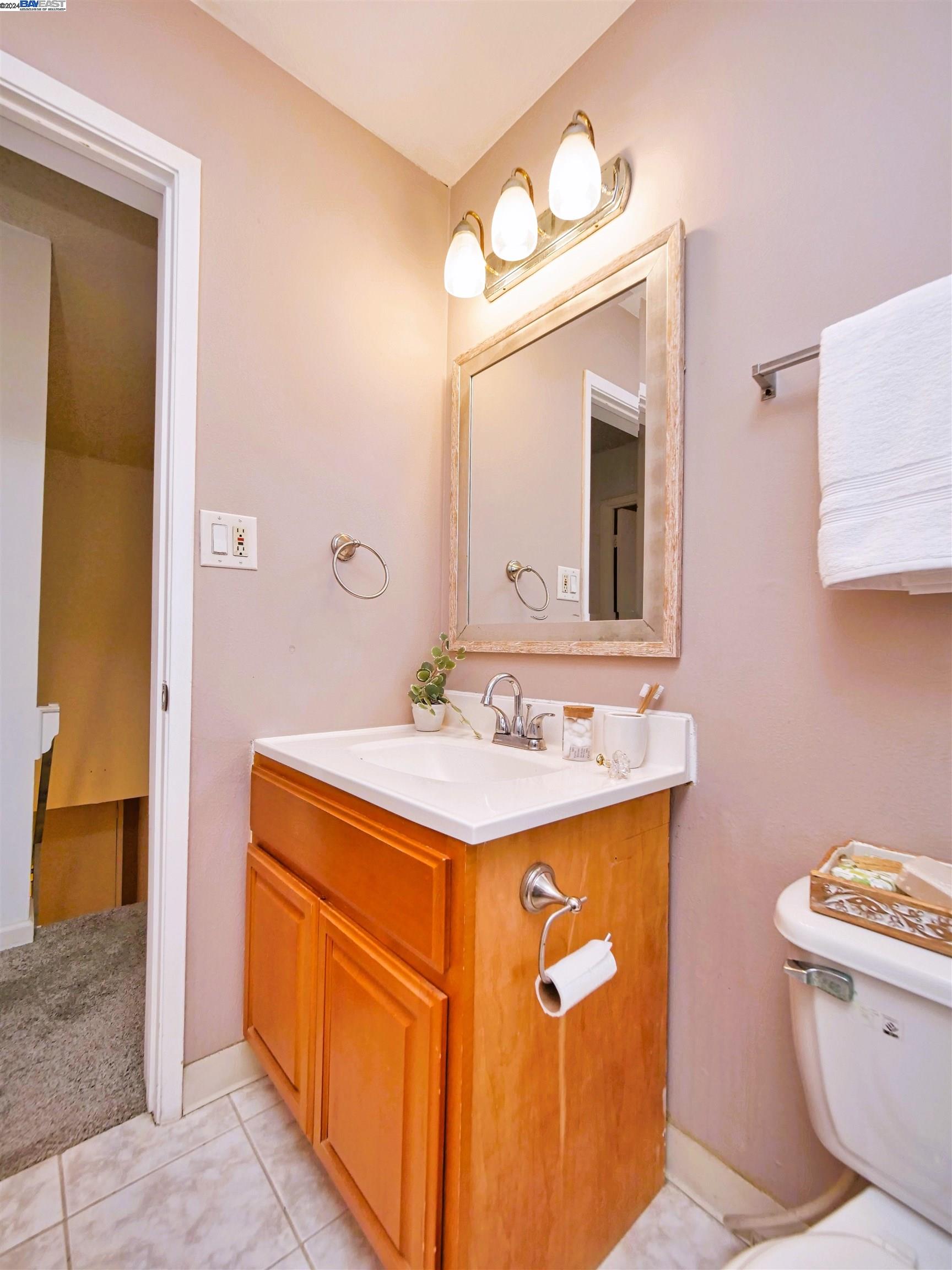 Detail Gallery Image 23 of 34 For 27561 Stromberg Ct, Hayward,  CA 94545 - 2 Beds | 1/1 Baths